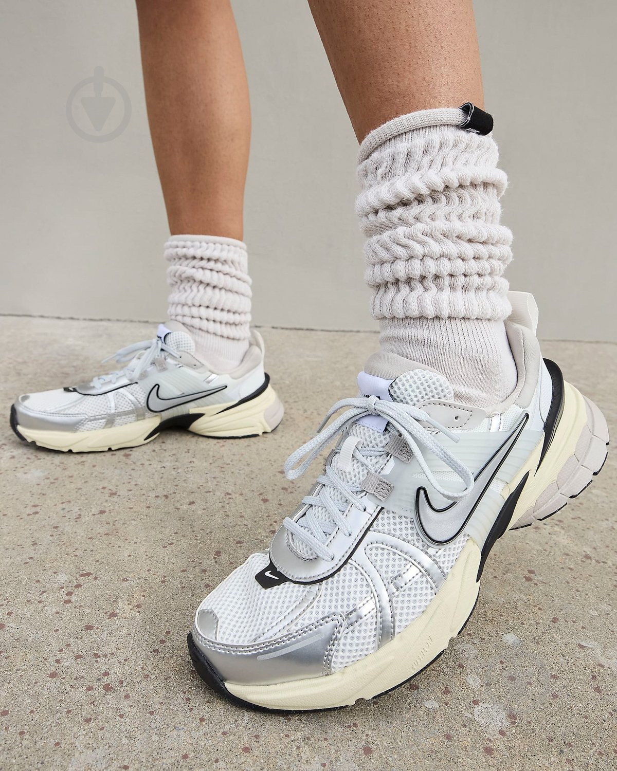 Кросівки жіночі демісезонні Nike V2K RUN FD0736-100 р.38,5 біло-сірі - фото 10