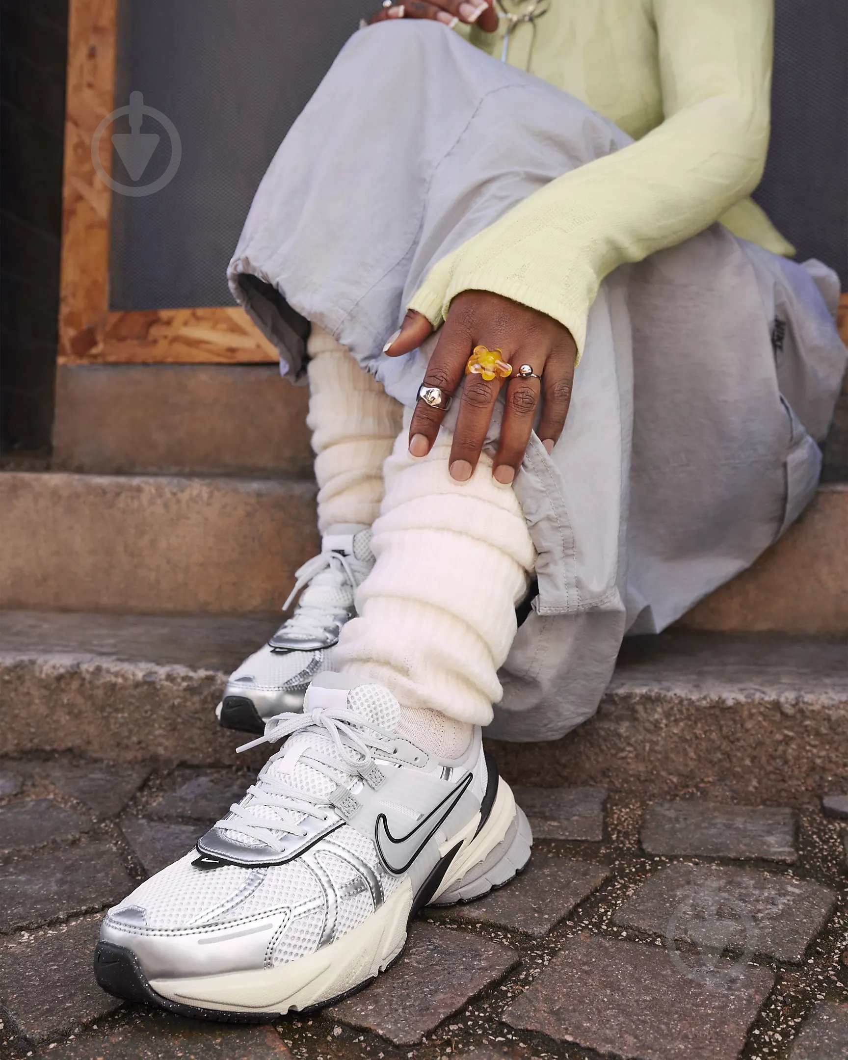 Кросівки жіночі демісезонні Nike V2K RUN FD0736-100 р.38,5 біло-сірі - фото 11