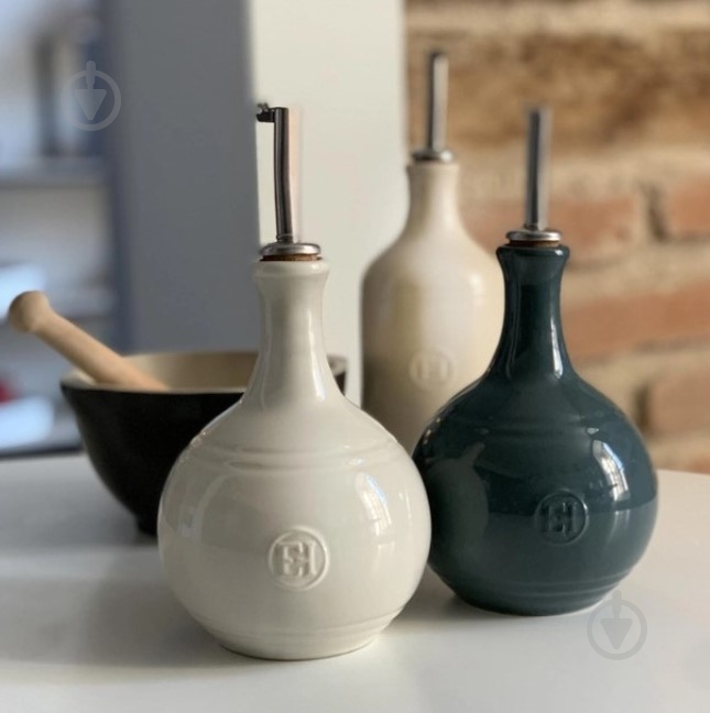 Бутылка для уксуса Emile Henry Kitchen Tools 0,4 л (710216) - фото 2 Бутылка для уксуса Emile Henry Kitchen Tools 0,4 л (710216) - фото 2