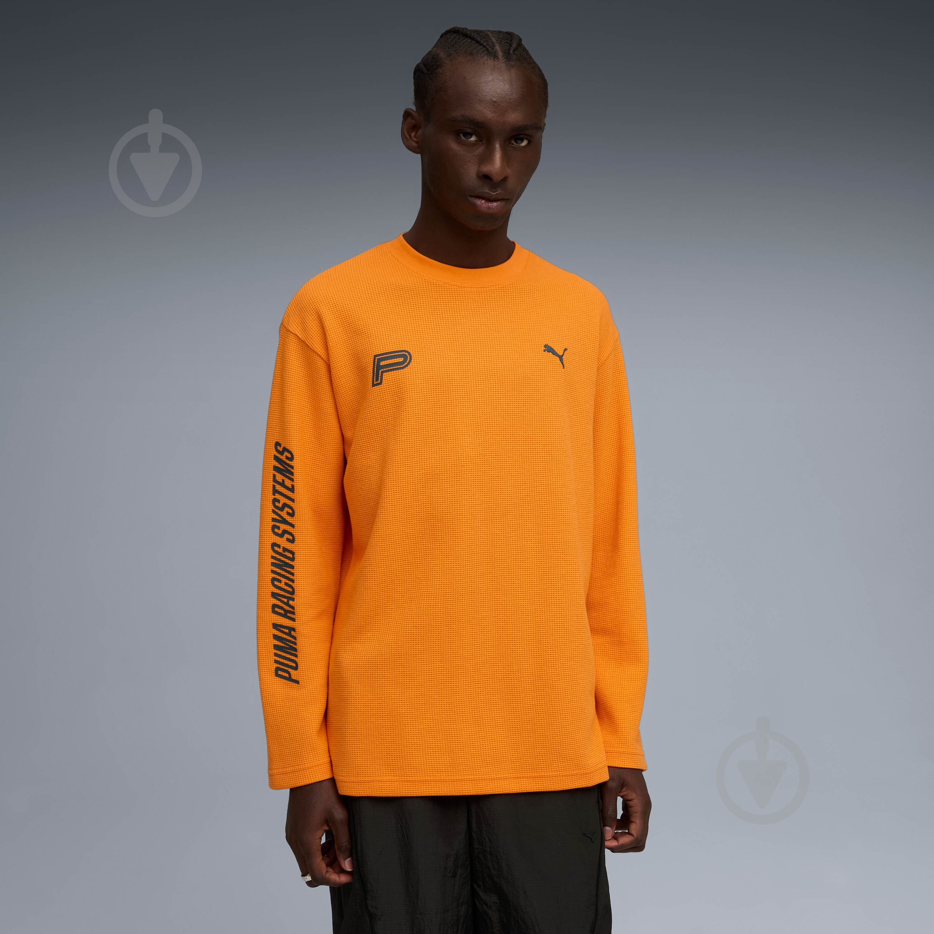 Футболка Puma FUTURE.PUMA.ARCHIVE Waffle Relaxed Long Sleeve Tee 63207726 р.L оранжевый - фото 1