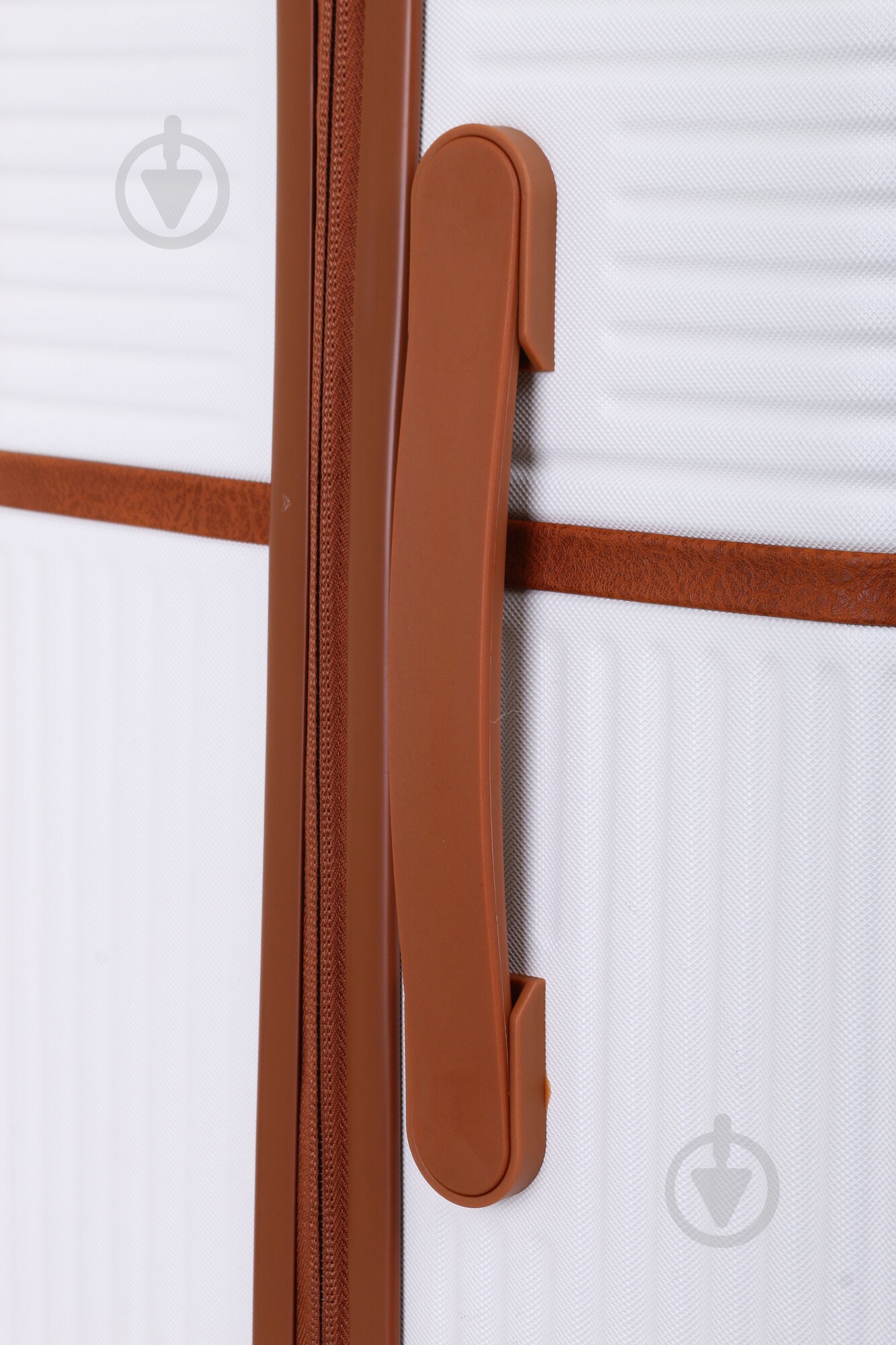 Чемодан UP! (Underprice) 96 л белый LS22200 69х48х29 ABS - фото 10