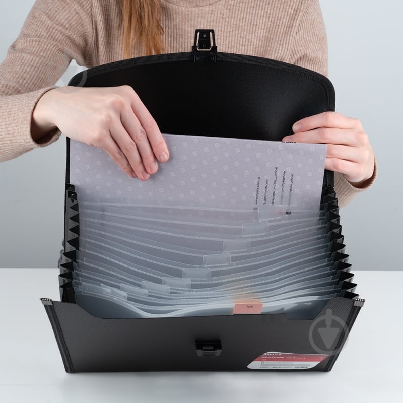 Портфель 1607-01-A 12 отделений А4 Axent 1607-01-A - фото 4 Портфель 1607-01-A 12 отделений А4 Axent 1607-01-A - фото 4