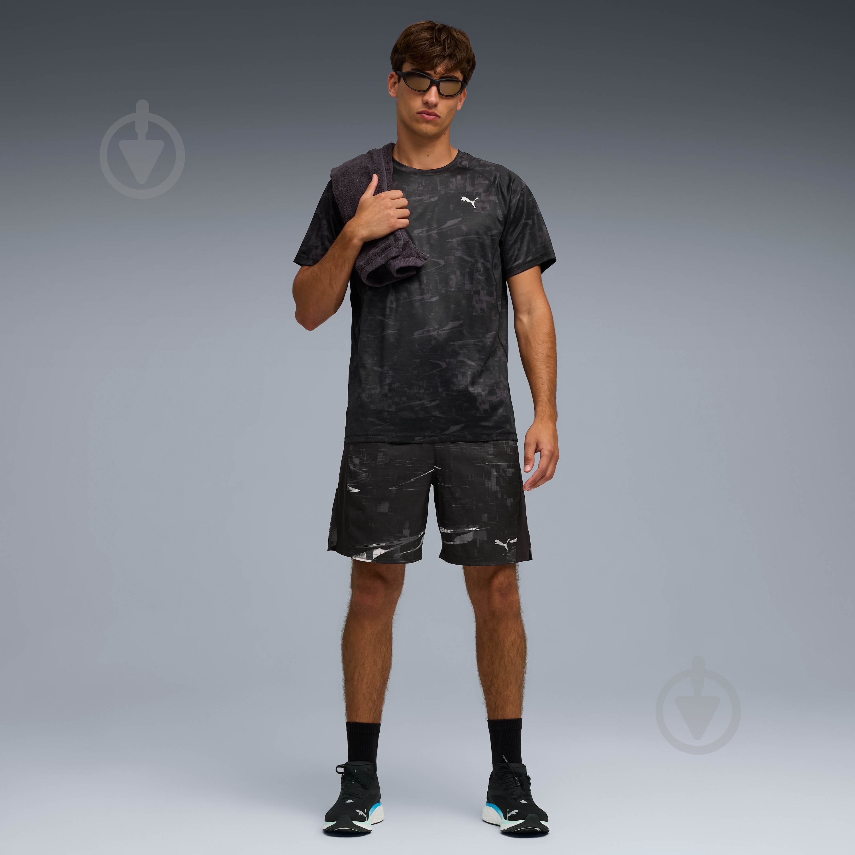 Футболка Puma M Run Velocity AOP Tee 52760301 р.M черный - фото 5 Футболка Puma M Run Velocity AOP Tee 52760301 р.M черный - фото 5