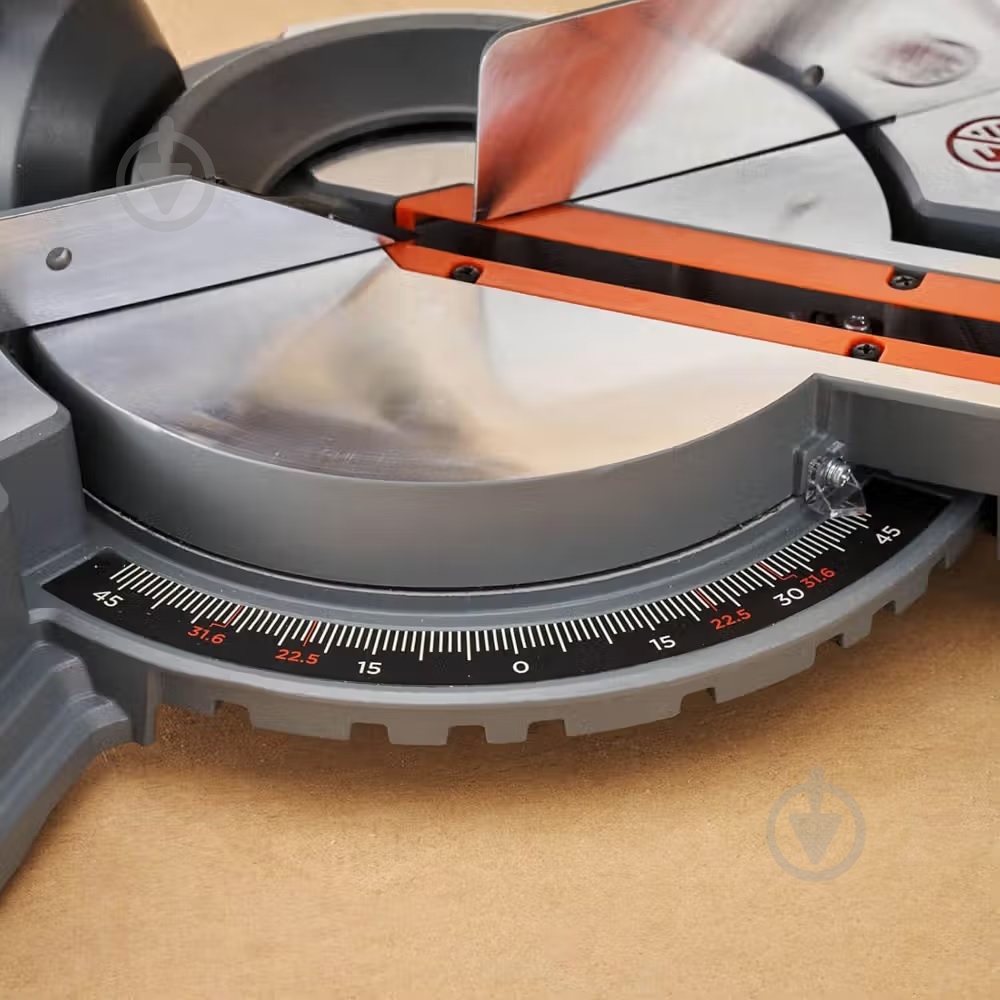 Пила торцовочная Black+Decker BES702 - фото 7 Пила торцовочная Black+Decker BES702 - фото 7