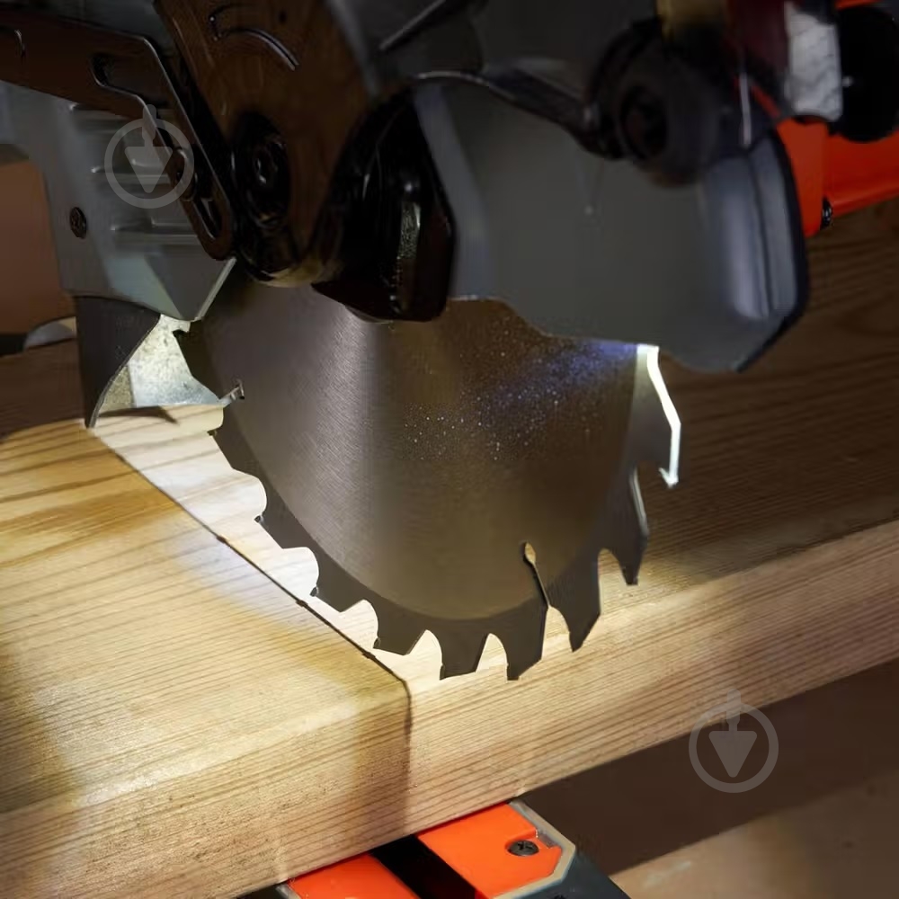 Пила торцовочная Black+Decker BES702 - фото 6 Пила торцовочная Black+Decker BES702 - фото 6