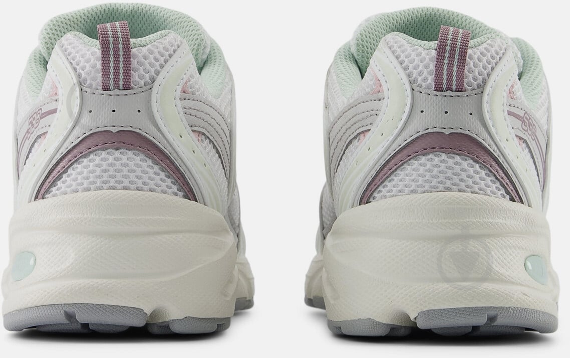 Кросівки жіночі New Balance 530 U530NEB р.37,5 білі - фото 4 Кросівки жіночі New Balance 530 U530NEB р.37,5 білі - фото 4