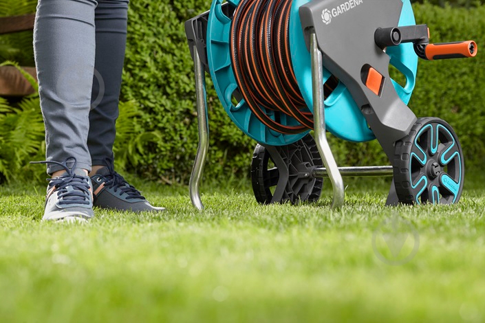 Тележка для шланга Gardena AquaRoll M Easy Set 18517-20 - фото 7 Тележка для шланга Gardena AquaRoll M Easy Set 18517-20 - фото 7