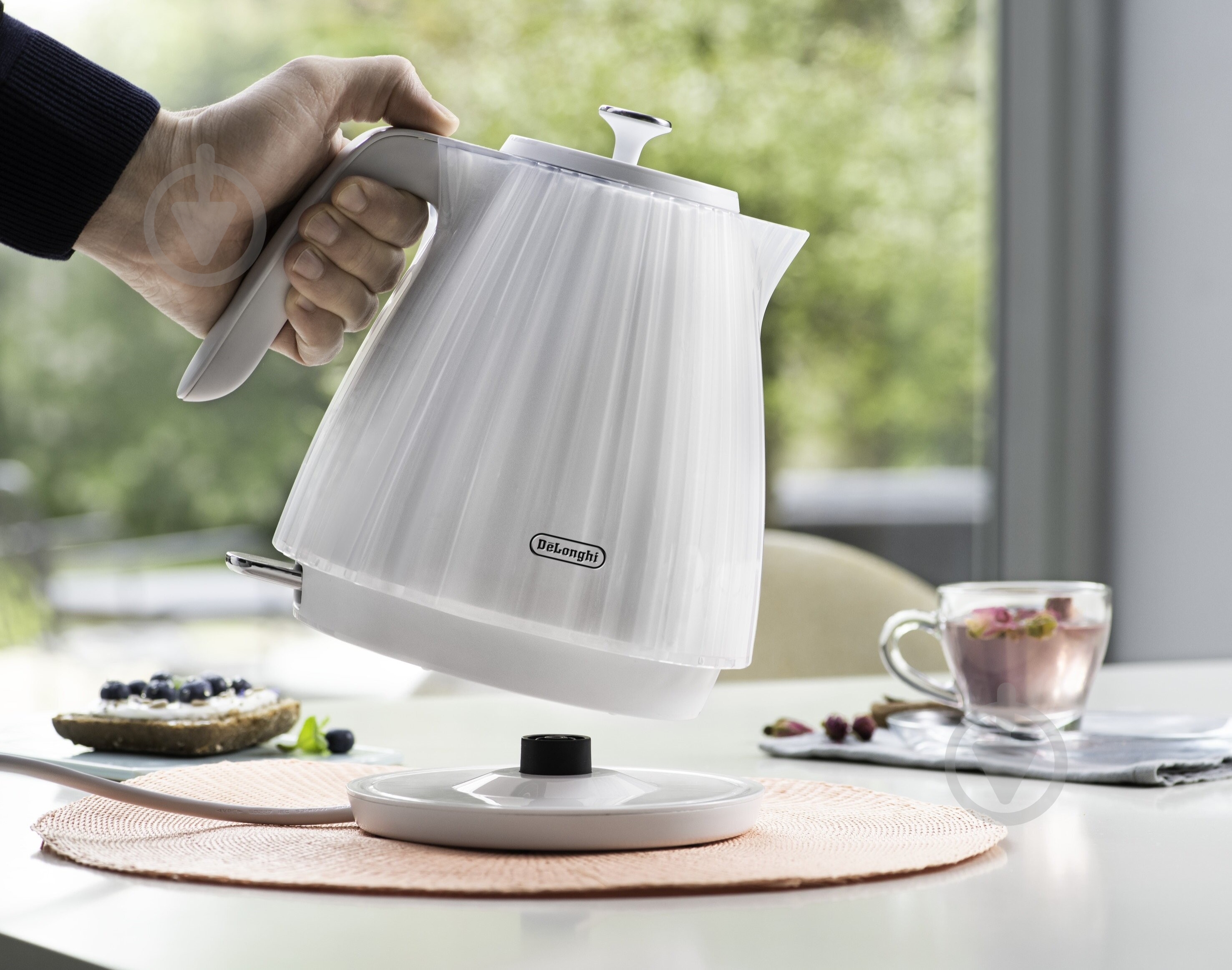 Электрочайник Delonghi KBD 2001 W - фото 5