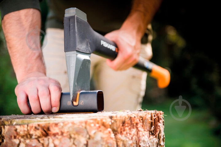 Точило для сокир і ножів Fiskars Xsharp 1000601 - фото 4