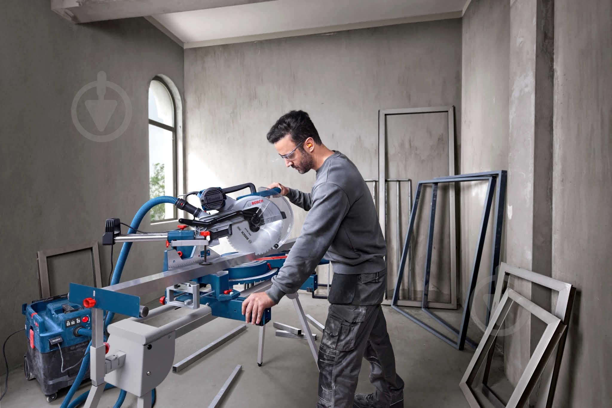 Пила торцовочная Bosch PRO GCM 340-305 D - фото 8