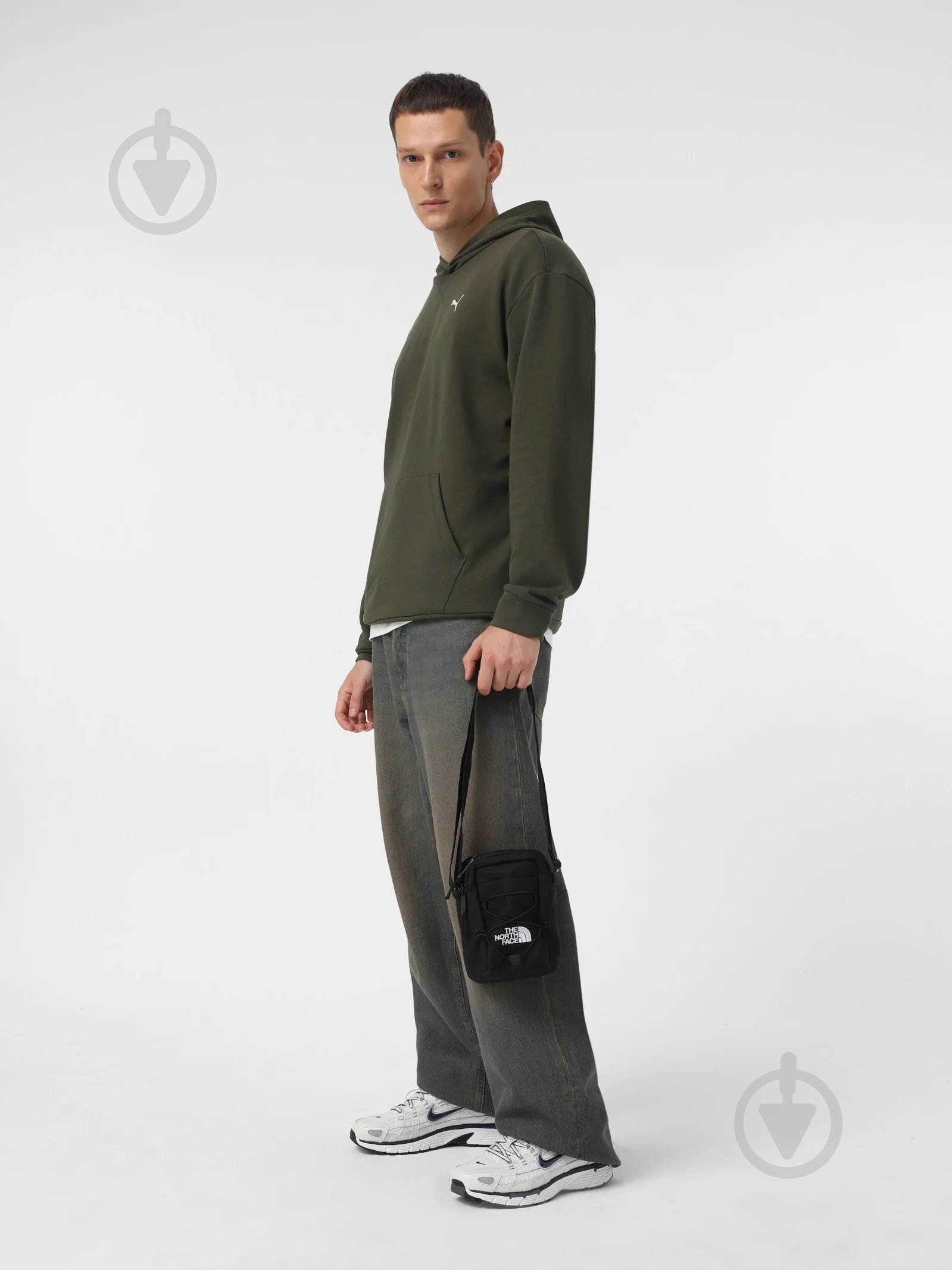 Сумка через плече THE NORTH FACE ESTER CROSSBODY NF0A52UC4H01 NF0A52UC4H01 2,3 л чорний - фото 9