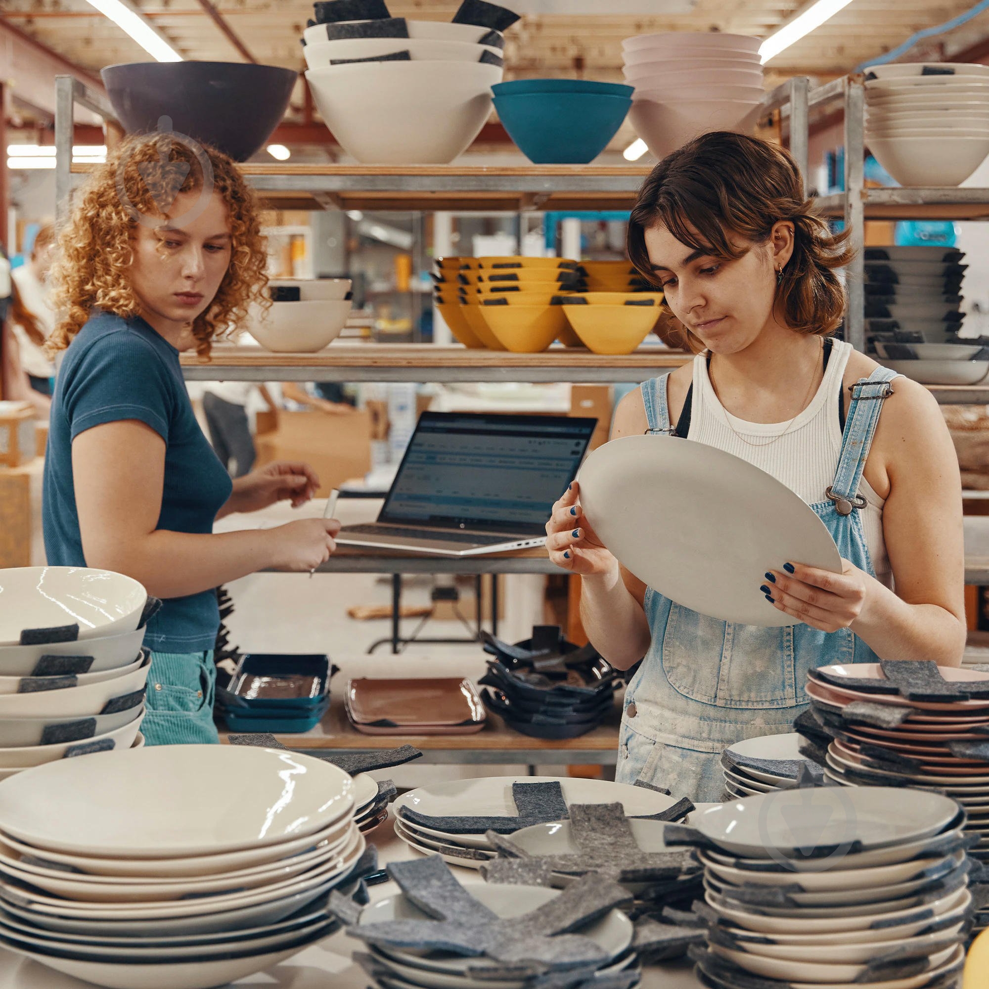 Ноутбук HP ProBook 440 G10 14" (817K1EA) pike silver - фото 8 Ноутбук HP ProBook 440 G10 14" (817K1EA) pike silver - фото 8