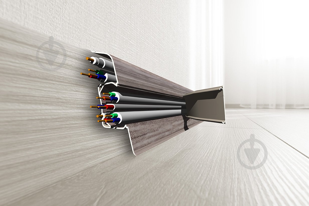 Плинтус SAN DECOR Elegance 790 черный 23,5х70х2500 мм - фото 2