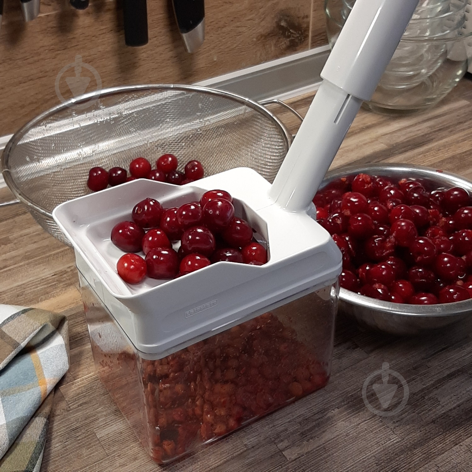 Выниматель вишневых косточек Leifheit 37200 - фото 3