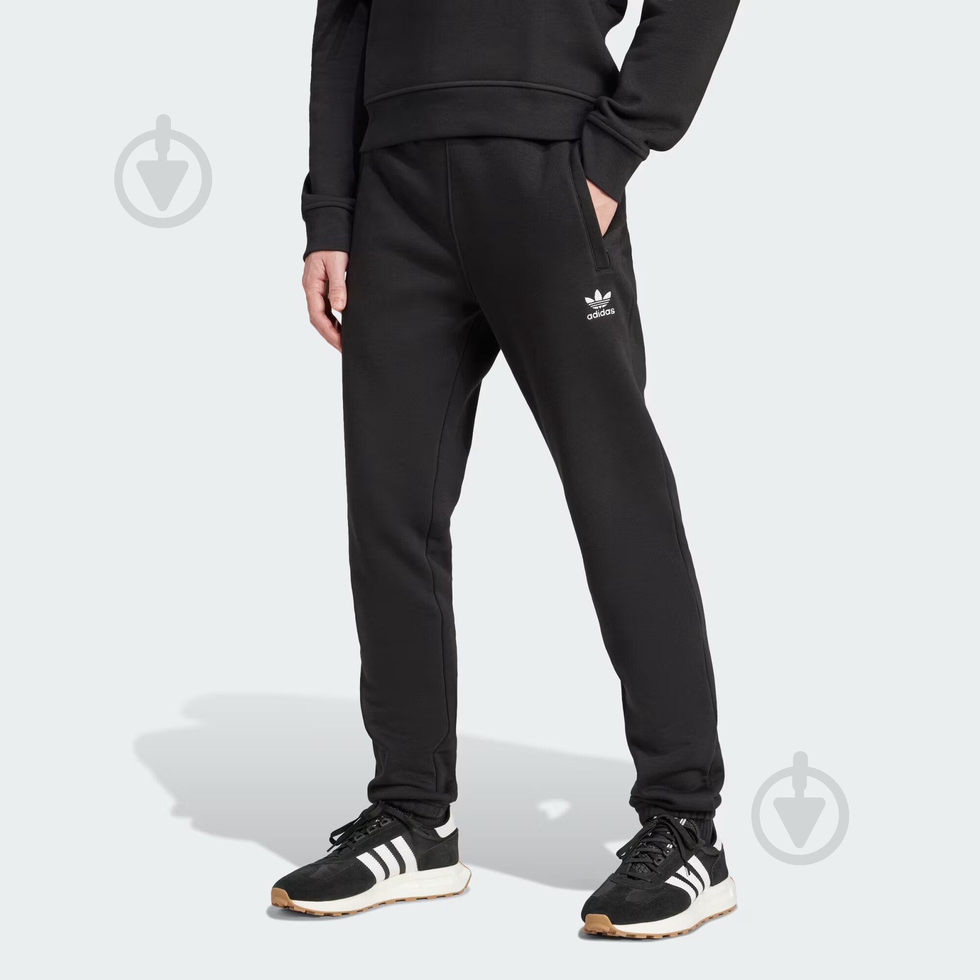 Брюки Adidas ESS PT IY7361 р. S черный - фото 1 Брюки Adidas ESS PT IY7361 р. S черный - фото 1