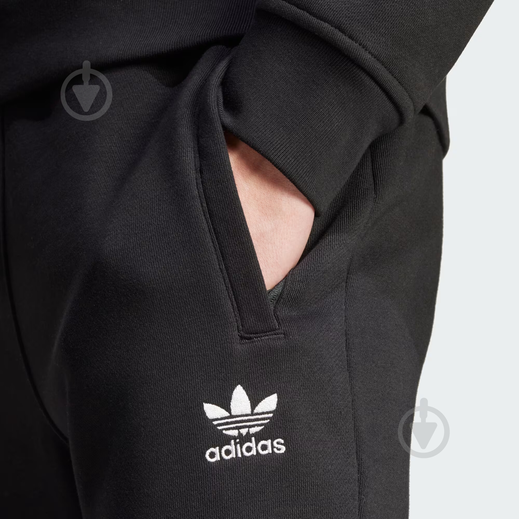 Брюки Adidas ESS PT IY7361 р. S черный - фото 3 Брюки Adidas ESS PT IY7361 р. S черный - фото 3