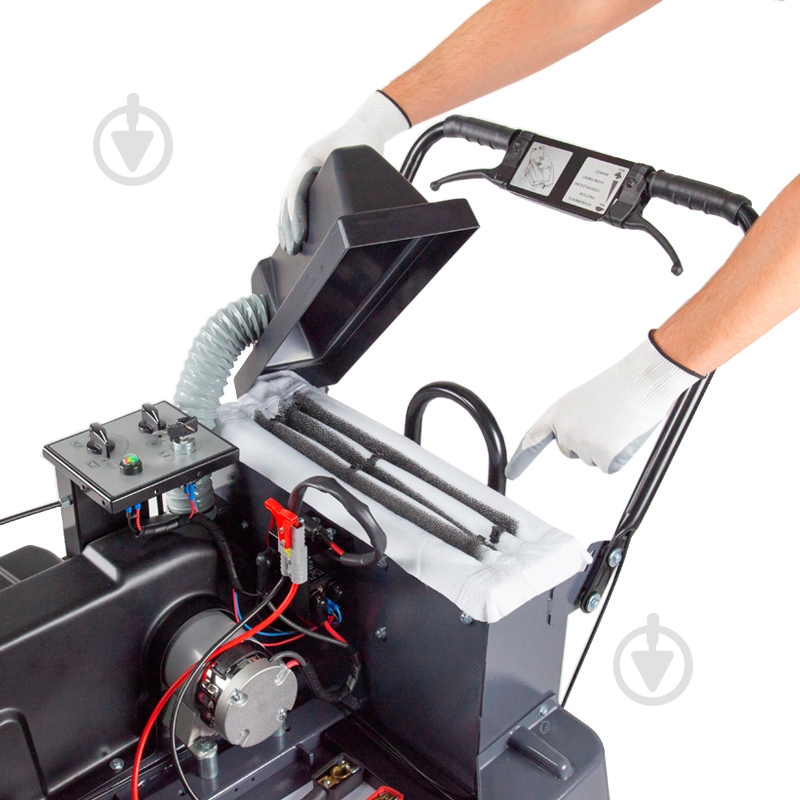 Подметальная машина MACH 1 - фото 3 Подметальная машина MACH 1 - фото 3