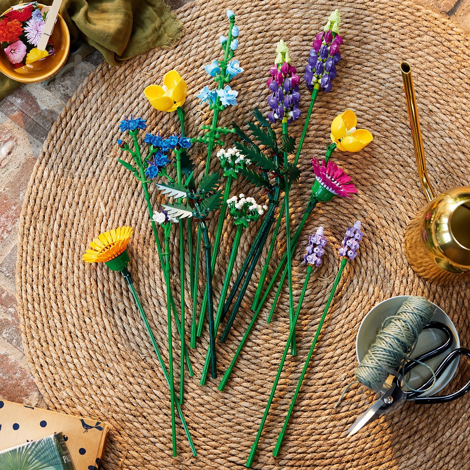 Конструктор LEGO Icons Букет польових квітів 10313 - фото 8 Конструктор LEGO Icons Букет польових квітів 10313 - фото 8