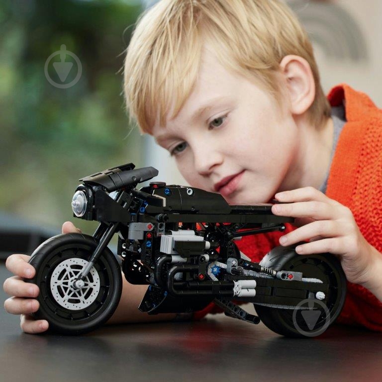 Конструктор LEGO Technic Бетмен: Бетцикл 42155 - фото 4 Конструктор LEGO Technic Бетмен: Бетцикл 42155 - фото 4