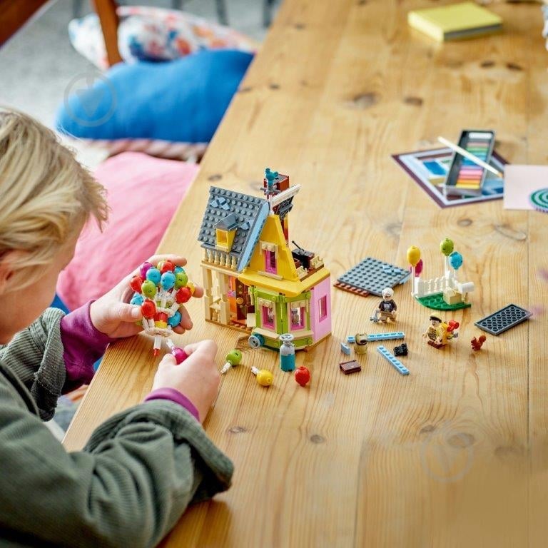 Конструктор LEGO Disney Классика 43217 - фото 5 Конструктор LEGO Disney Классика 43217 - фото 5