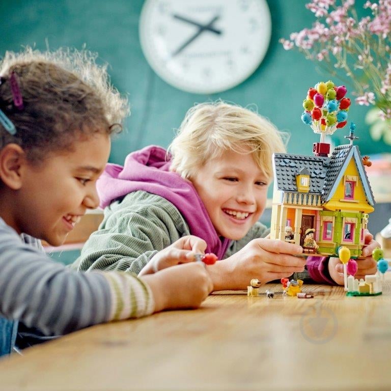 Конструктор LEGO Disney Классика 43217 - фото 4 Конструктор LEGO Disney Классика 43217 - фото 4