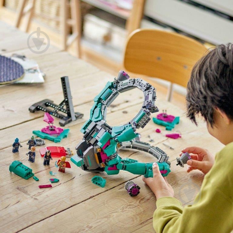 Конструктор LEGO Super Heroes Marvel новый звездолет Часовых Галактики 76255 - фото 5 Конструктор LEGO Super Heroes Marvel новый звездолет Часовых Галактики 76255 - фото 5