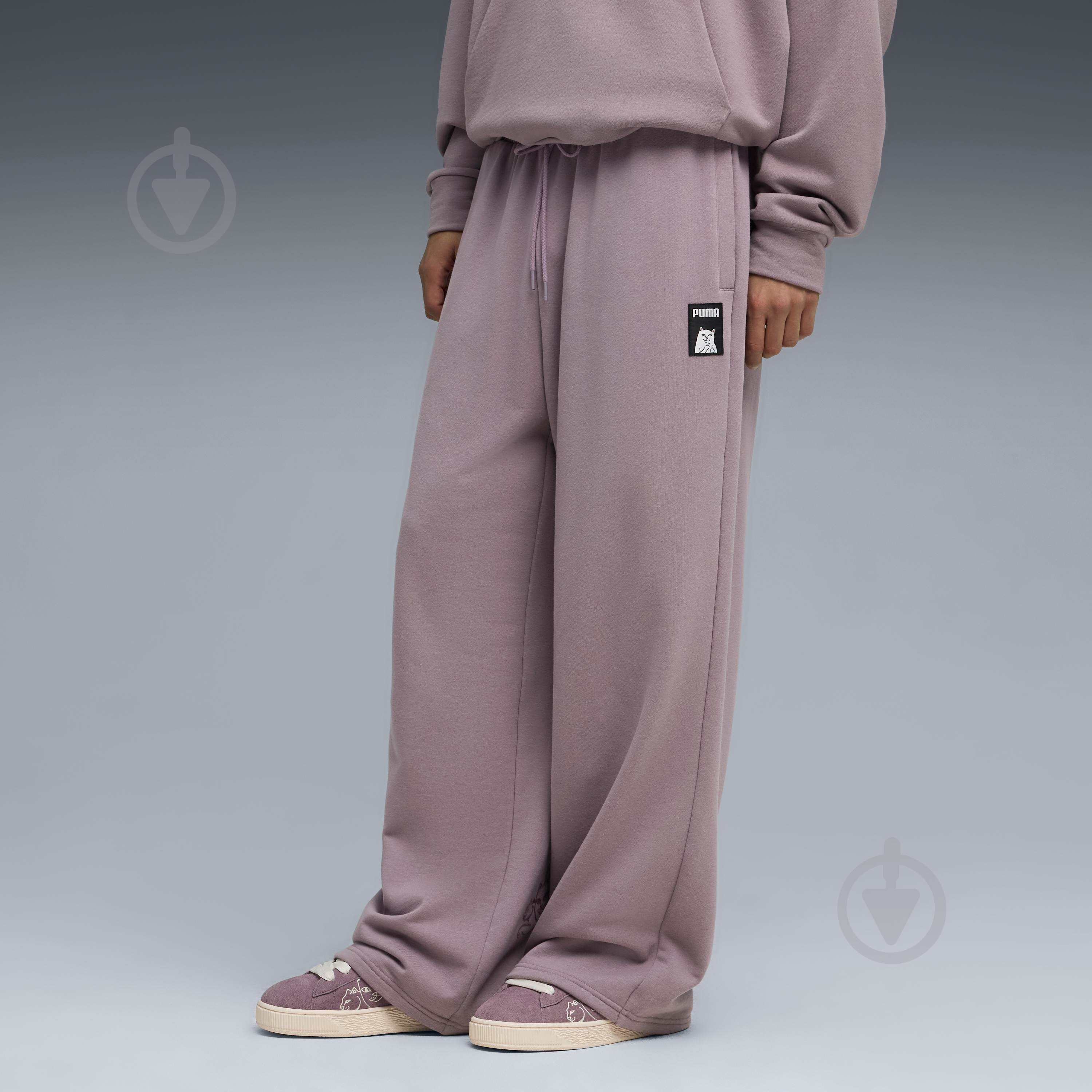 Штани Puma PUMA X RIPNDIP Oversized Wide Sweatpants TR op 63241664 р. L сірий - фото 1 Штани Puma PUMA X RIPNDIP Oversized Wide Sweatpants TR op 63241664 р. L сірий - фото 1