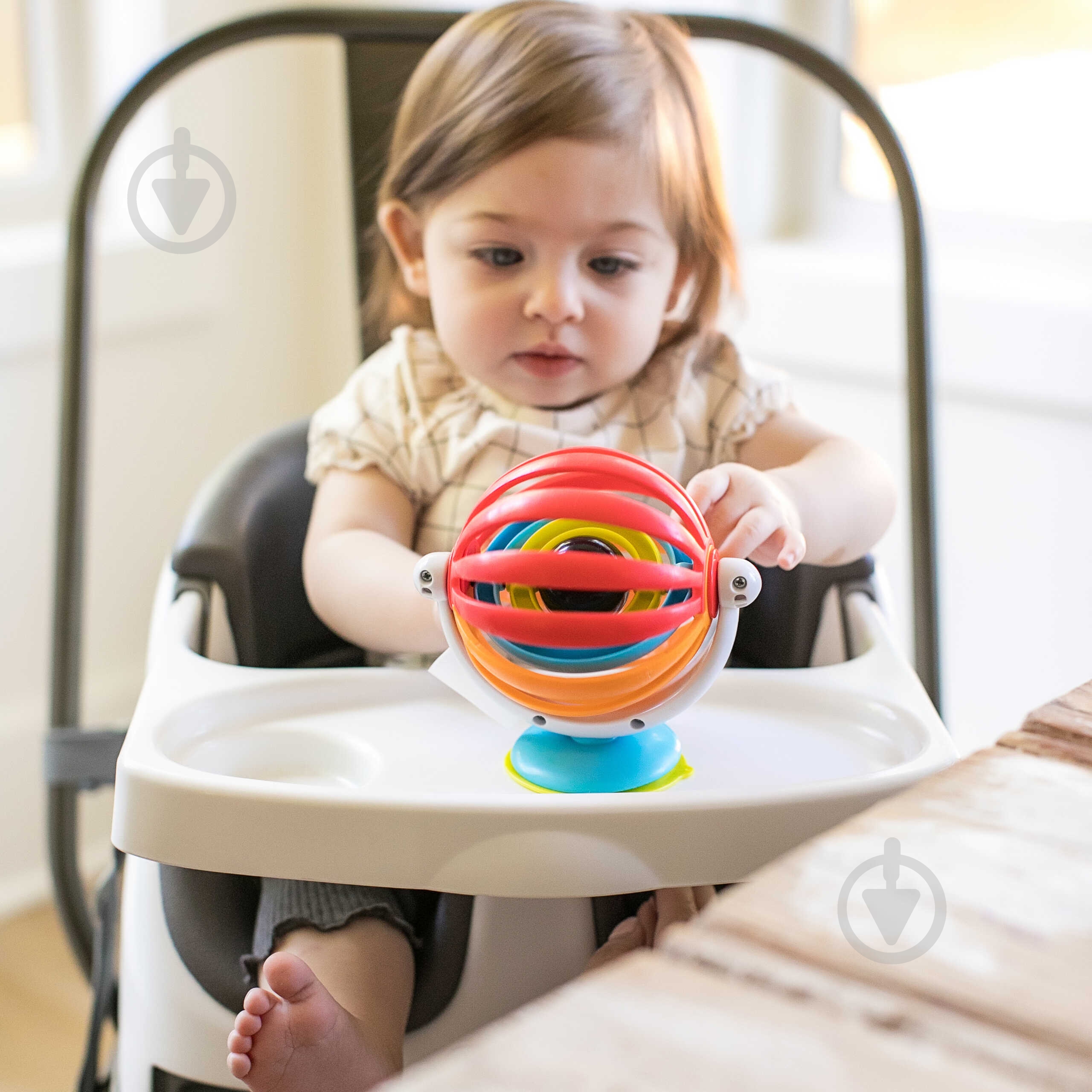 Игрушка на присосках Baby Einstein Sticky Spinner 11522 - фото 4 Игрушка на присосках Baby Einstein Sticky Spinner 11522 - фото 4