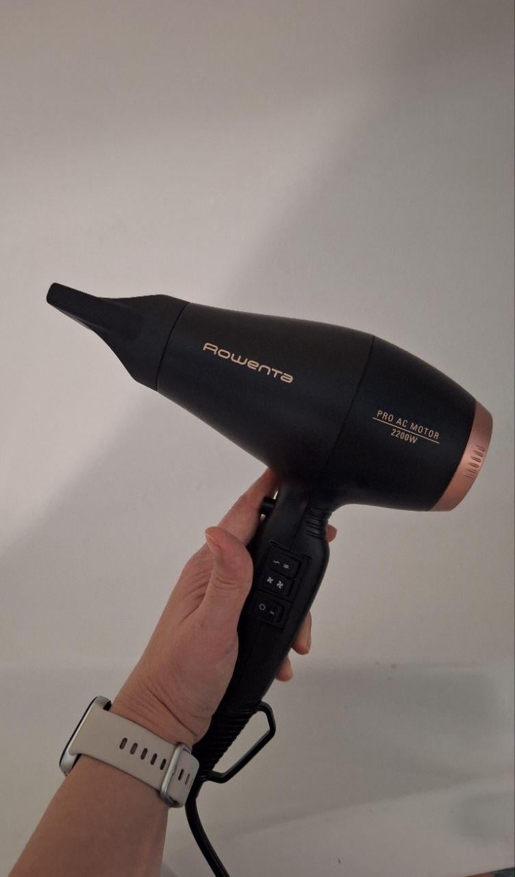 Фен Rowenta COMPACT PRO+ CV6930F0 у реальних умовах використання від користувача Марта Волос.