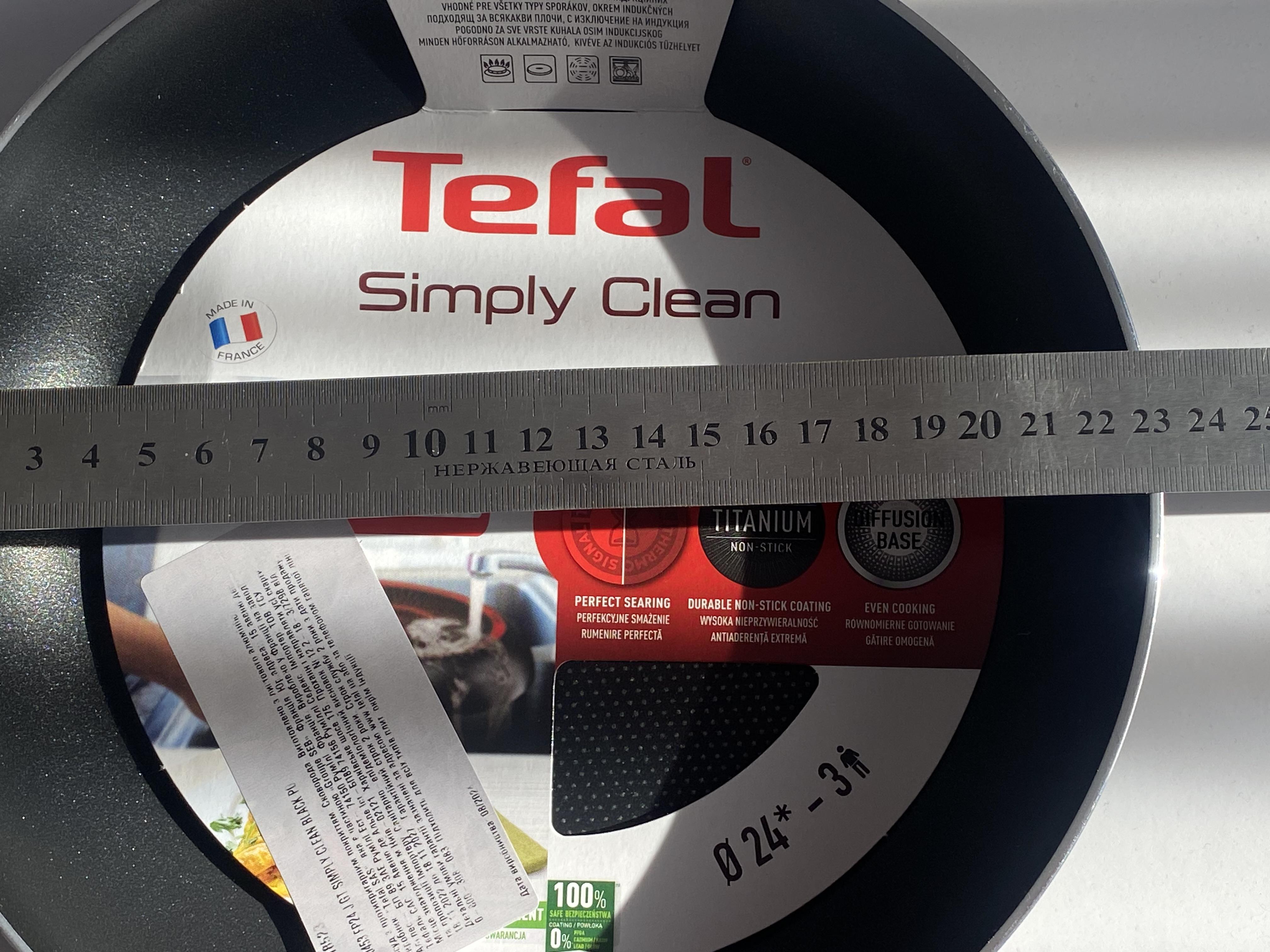 Сковорода Tefal 24 см Simply Clean B5670453 у реальних умовах використання від покупця Олена.
