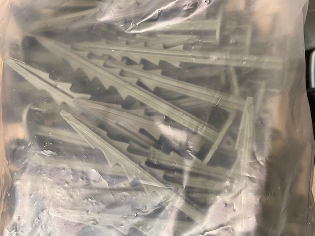 Колышек для крепления агроволокна 100 шт. в реальных условиях использования от покупателя Олена Коваль.