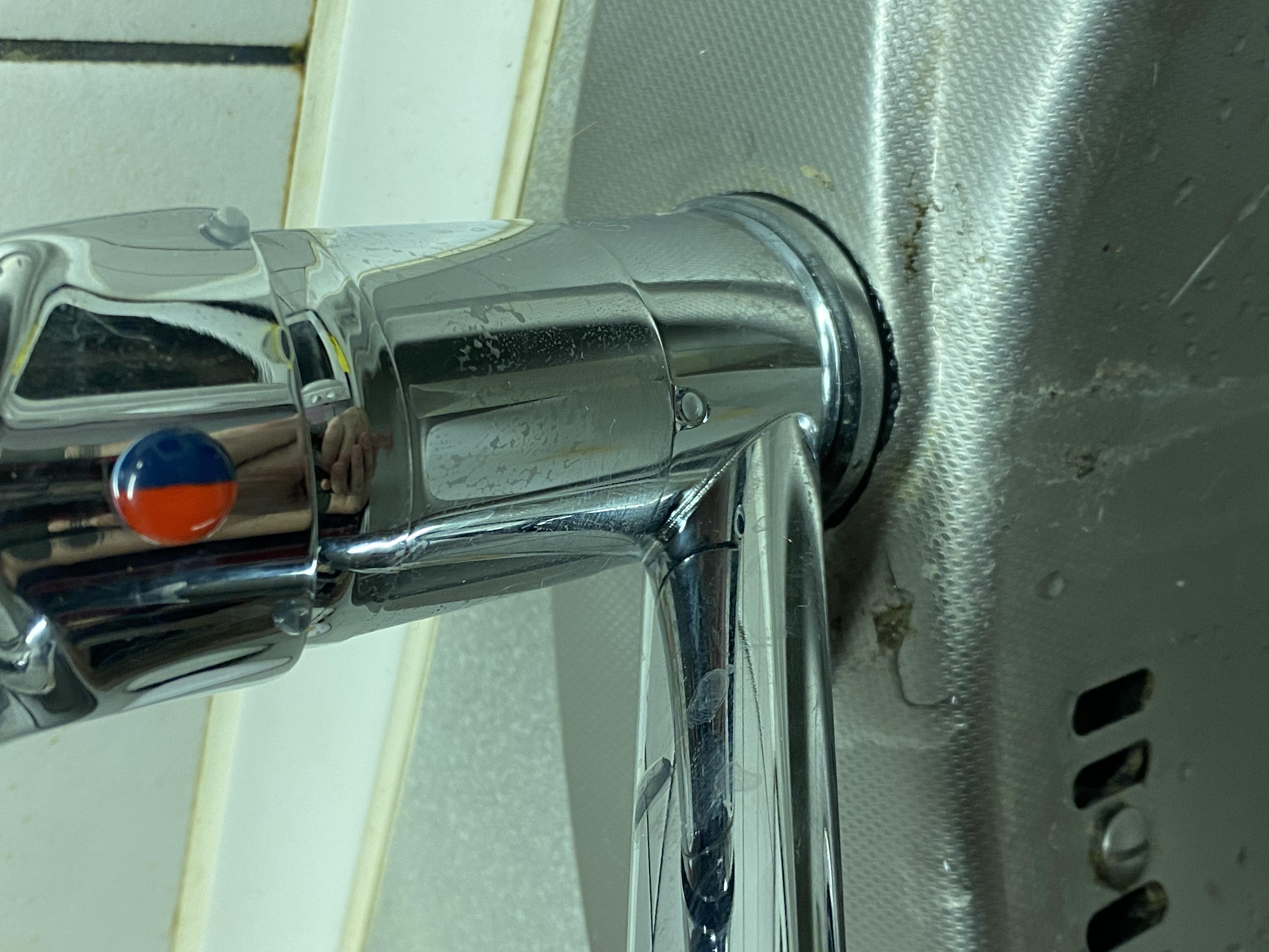 Змішувач для умивальника Aqua-World PREMIERE на борт раковини 15 см Хром (СМ35П.18) у реальних умовах використання від покупця Микола.