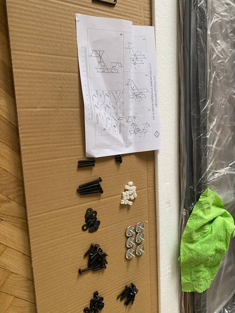 Фото: Комп'ютерний стіл зі стелажем Bonro BN-003 120x60 см Коричневий, надіслане покупцем Олег Комп'ютерний стіл зі стелажем Bonro BN-003 120x60 см Коричневий у реальних умовах використання від покупця Олег.