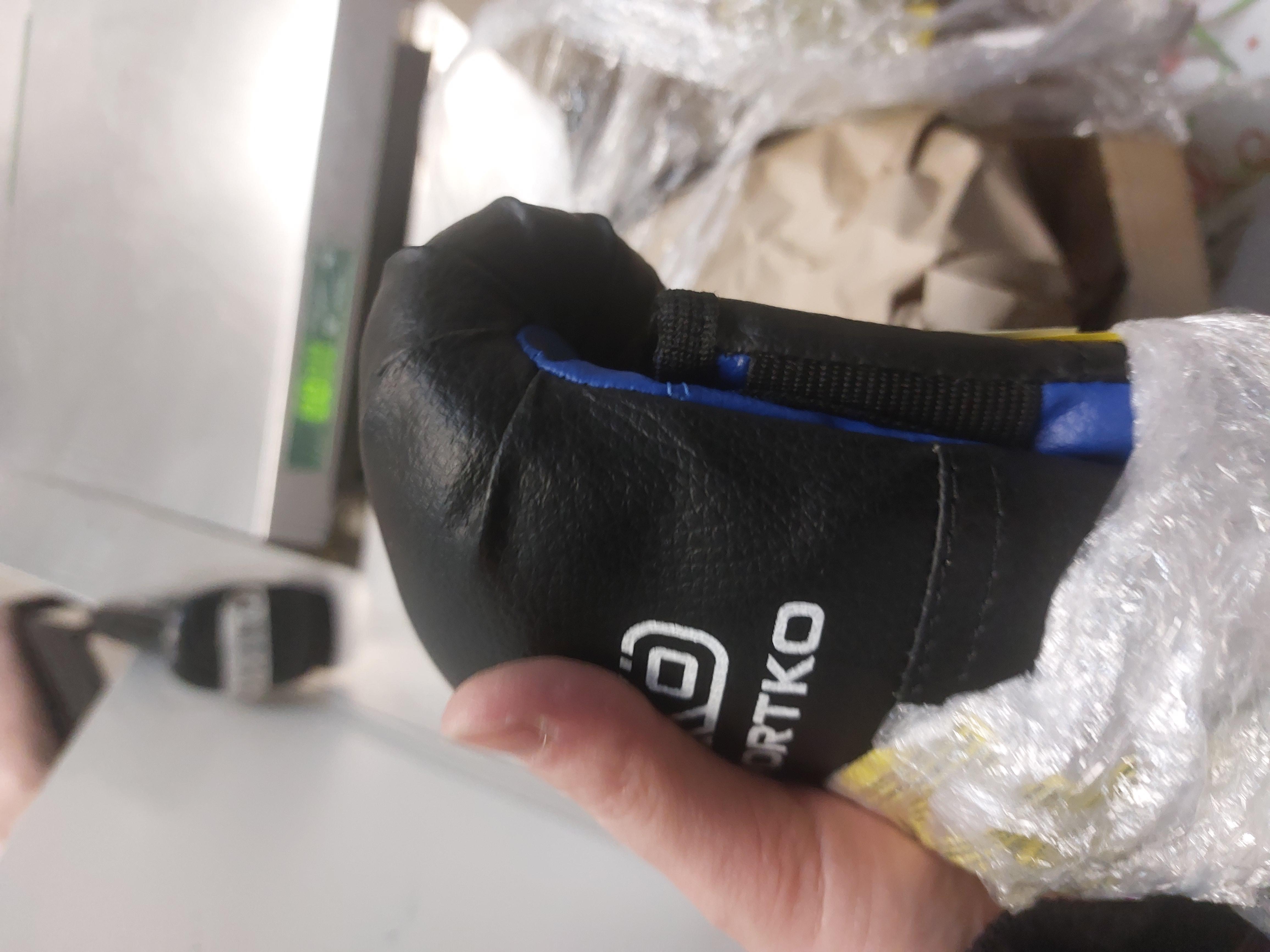 Боксерские перчатки SPORTKO 3004 4oz в ассортименте в реальных условиях использования от пользователя Виктория.