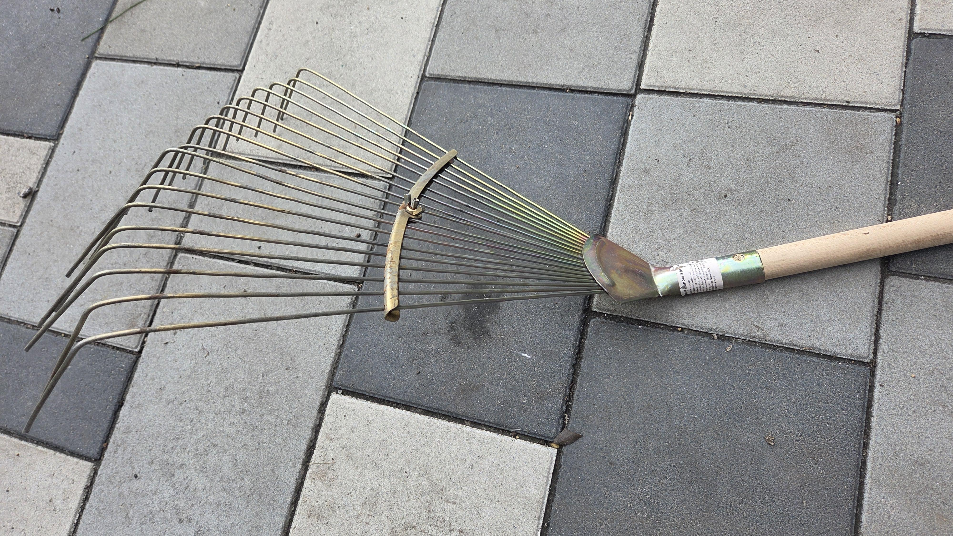 Грабли веерные с держаком 160 см в реальных условиях использования от пользователя Олексій.