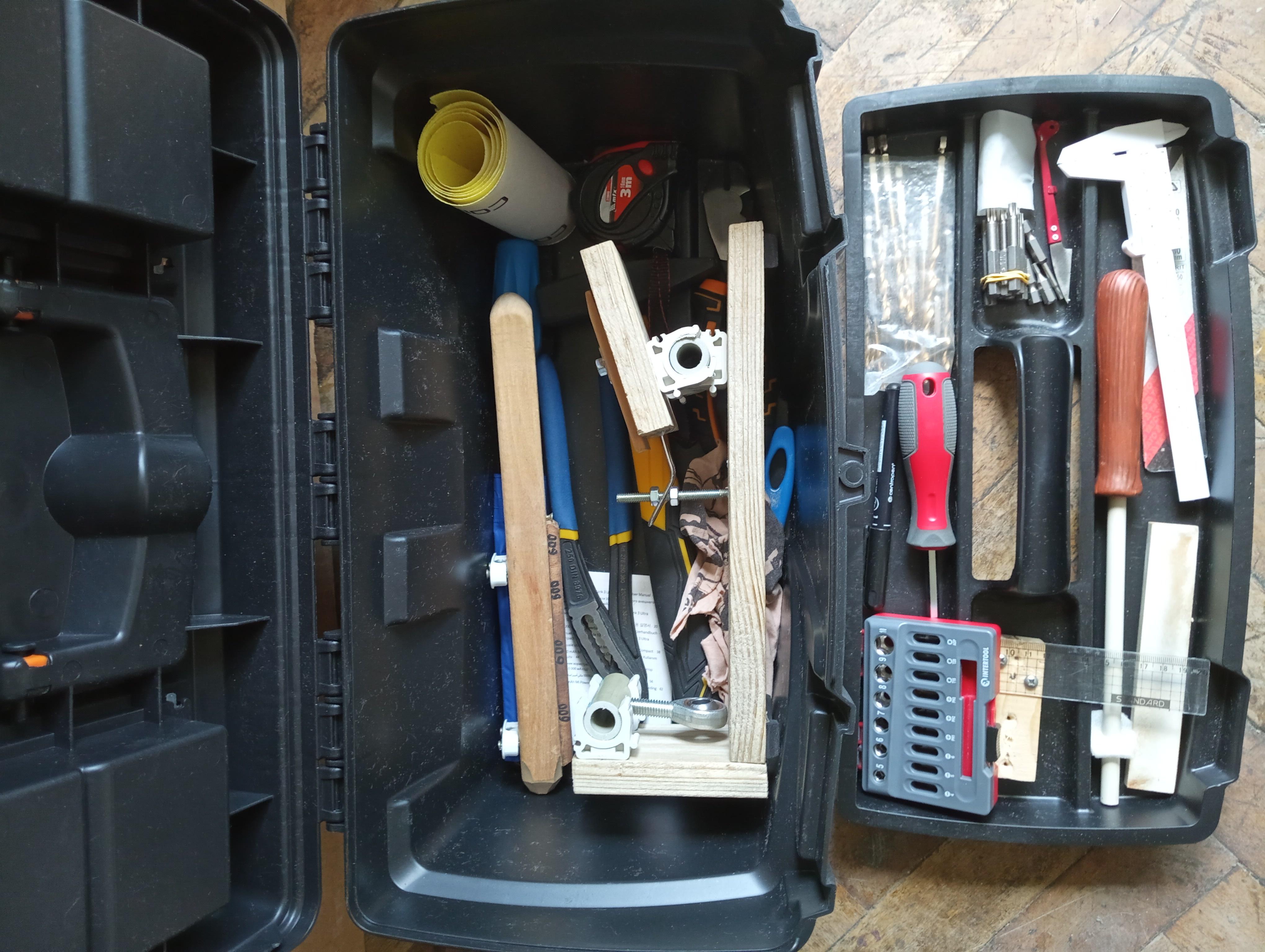 Фото: Ящик для ручного инструмента Mano классический с органайзером 18" черный 432x250x238 мм C.OR-18, отправлено покупателем Олег. Ящик для ручного инструмента Mano классический с органайзером 18" черный 432x250x238 мм C.OR-18 в реальных условиях использования от покупателя Олег..