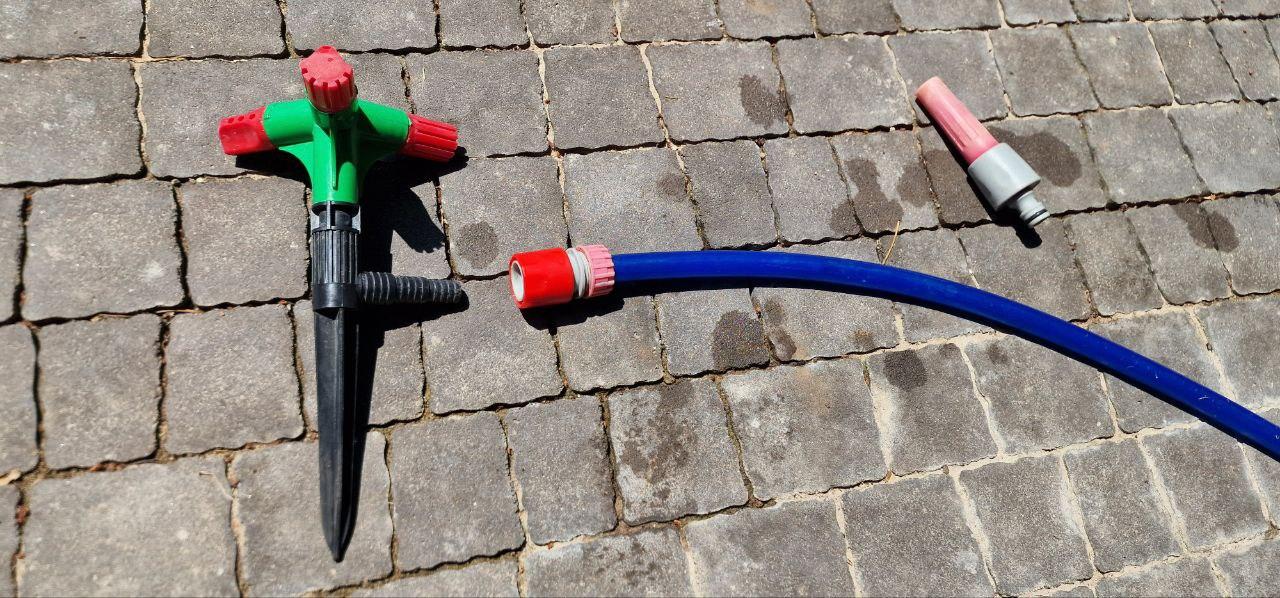 Зрошувач для поливу BRS обертовий вертушка 3-х пелюстковий на кілочку Green (431280338) у реальних умовах використання від користувача Ростислав.