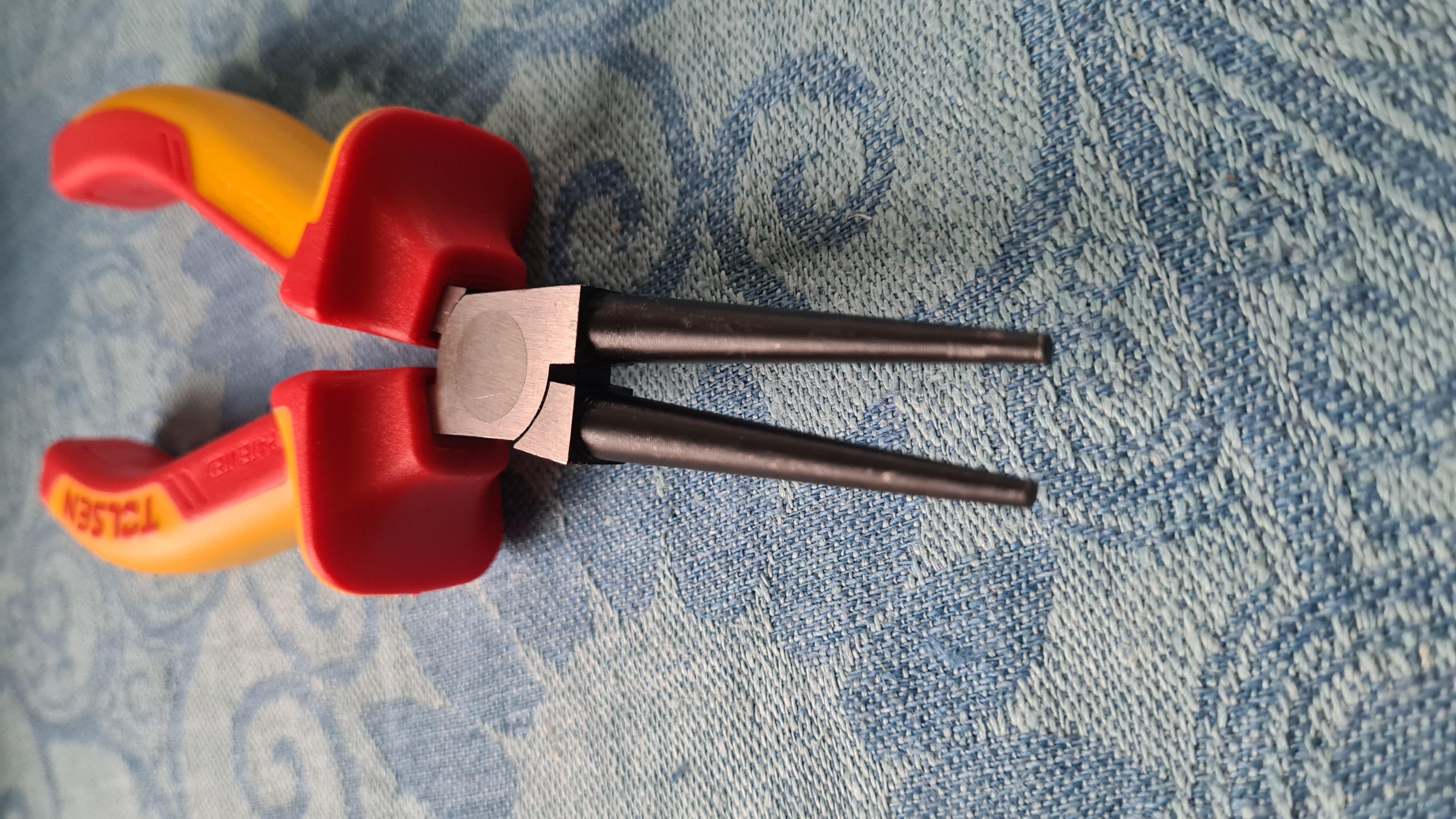 Круглогубцы Tolsen Premium V38166 в реальных условиях использования от покупателя Роман.