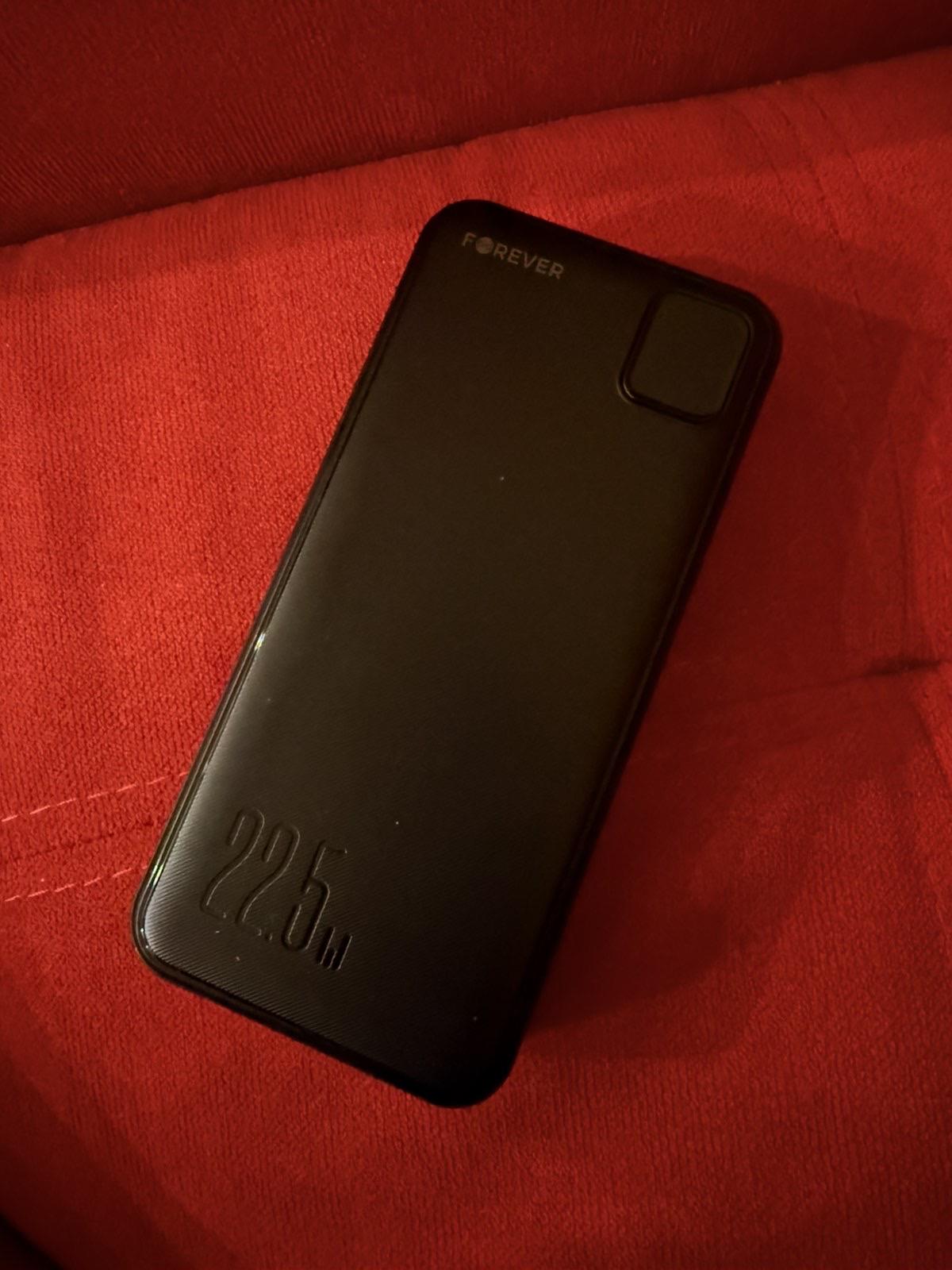 Повербанк Forever TB-300L PD QC 20000 mAh black (TB-300L) у реальних умовах використання від покупця Лилия.