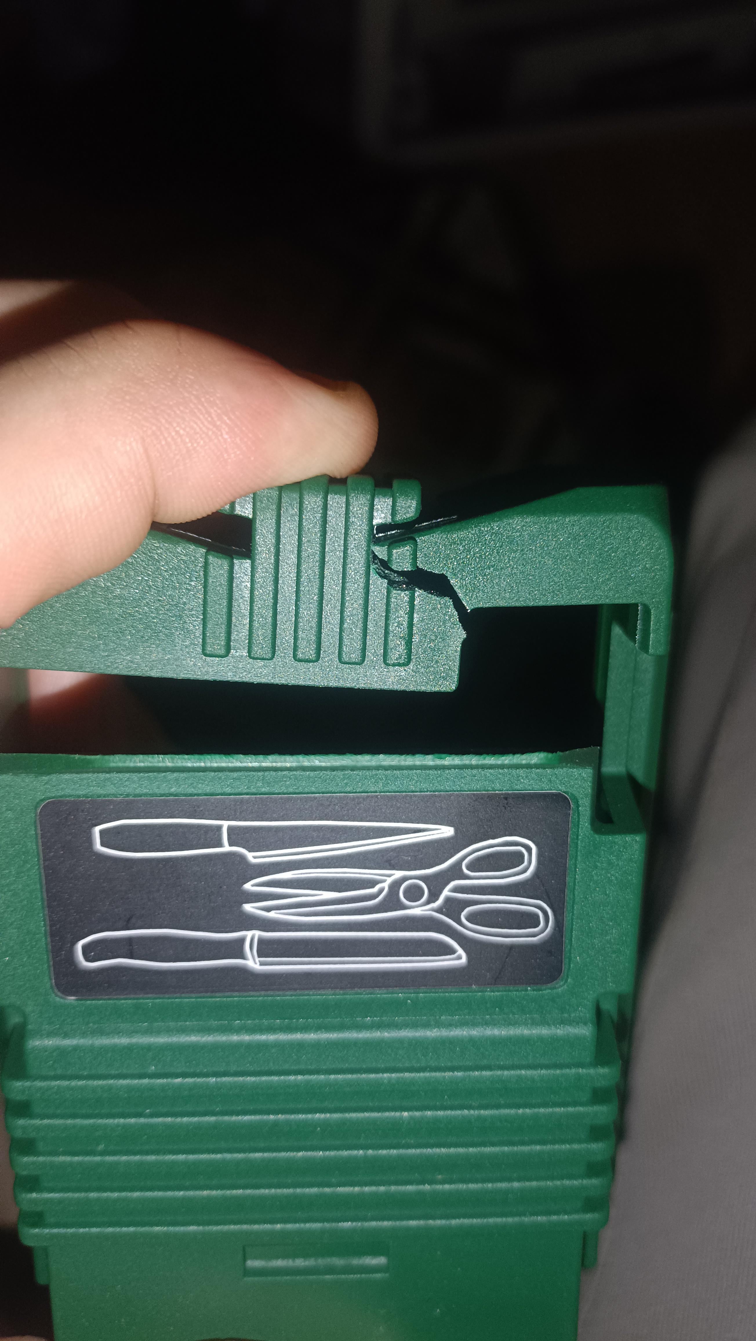 Станок точильный для заточки различных видов режущих инструментов в реальных условиях использования от покупателя Костя.