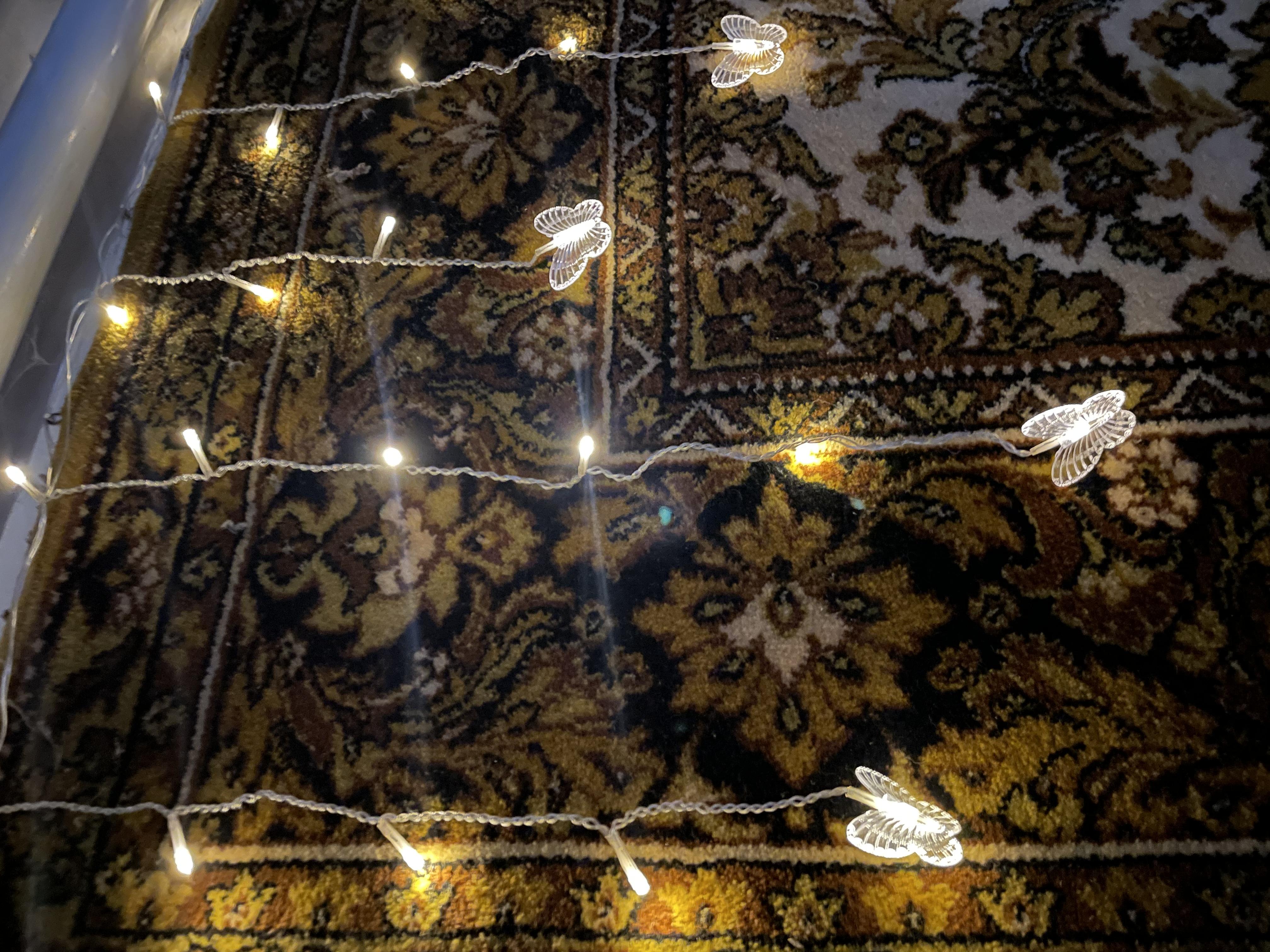 Фото: Гірлянда-штора з метеликами казкове освітлення для дому з дистанційним керуванням і живленням від батарейок, надіслане покупцем Юлія Гірлянда-штора з метеликами казкове освітлення для дому з дистанційним керуванням і живленням від батарейок у реальних умовах використання від покупця Юлія.