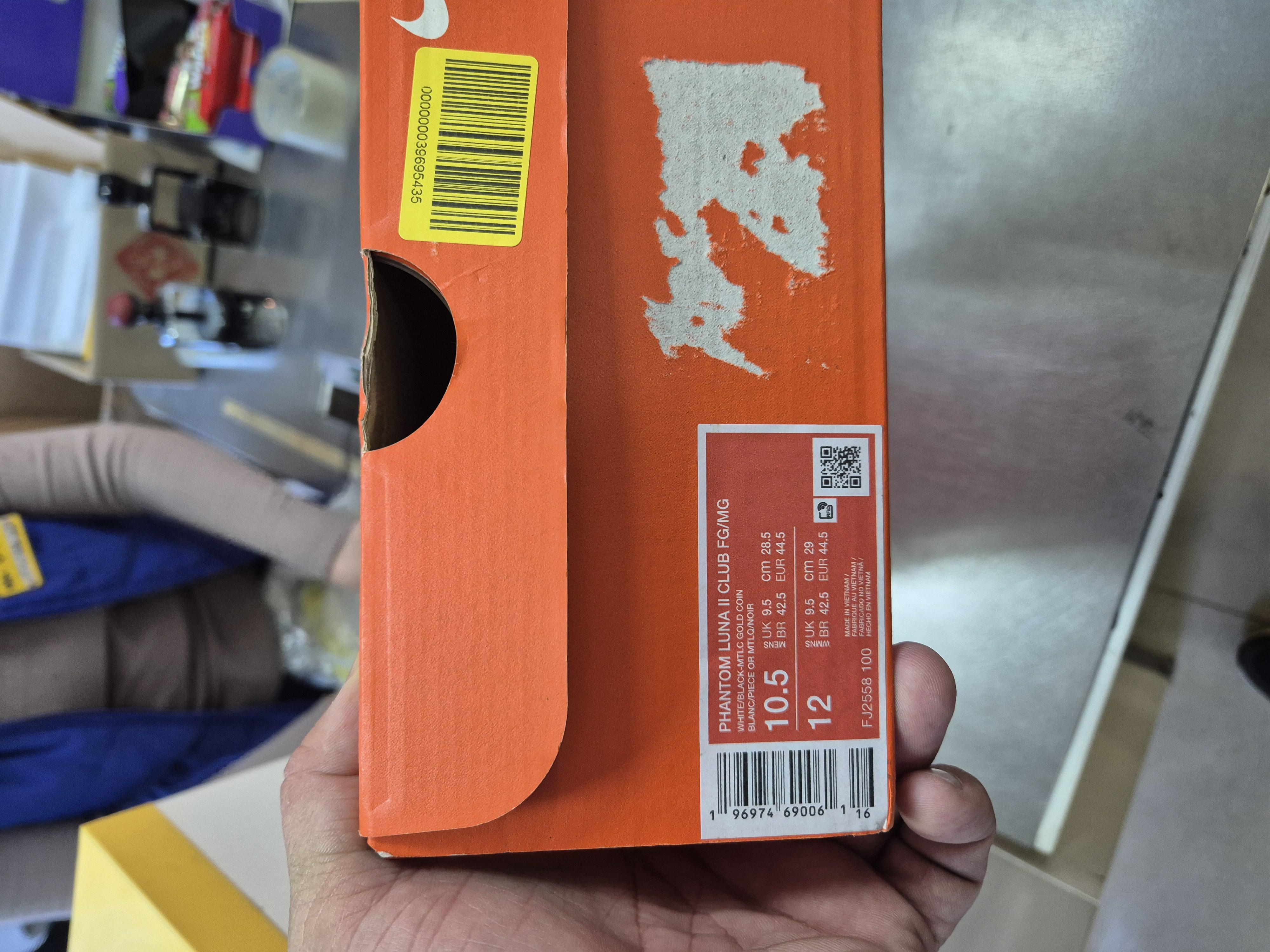 Бутси Nike Phantom Luna 2 Club FJ2558-100 р.38,5 біло-чорний у реальних умовах використання від користувача Сергій.