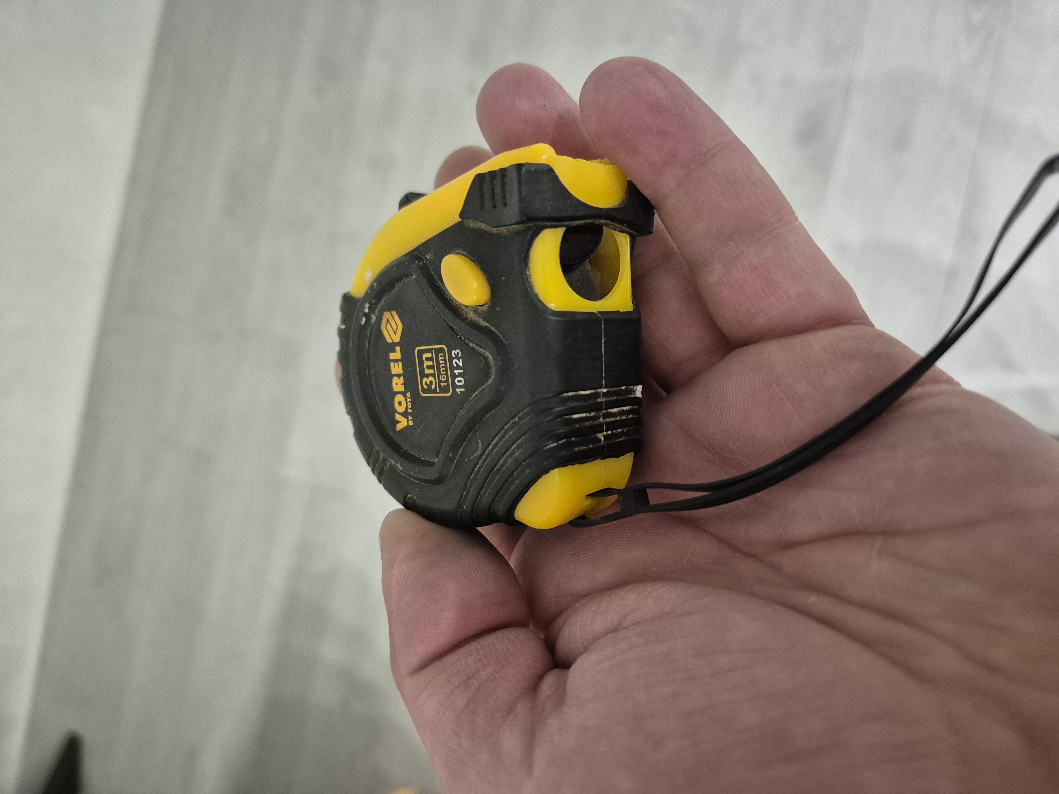 Рулетка Vorel 10123 3  м x 16  мм в реальных условиях использования от пользователя Роман.