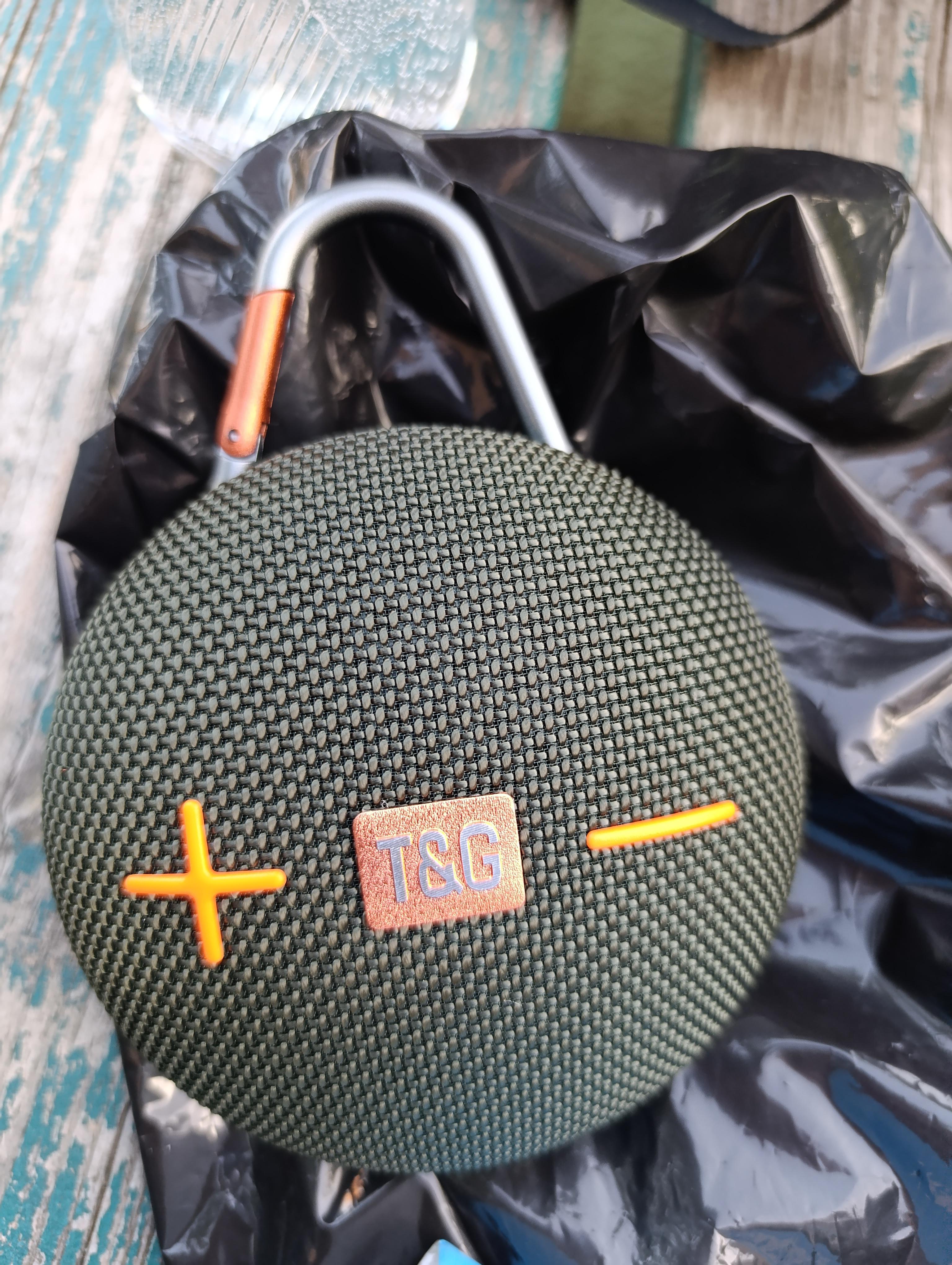 Портативная колонка Bluetooth TG648 с функцией громкой связи/радио и карабином Синий (2387874578) в реальных условиях использования от покупателя Олена.
