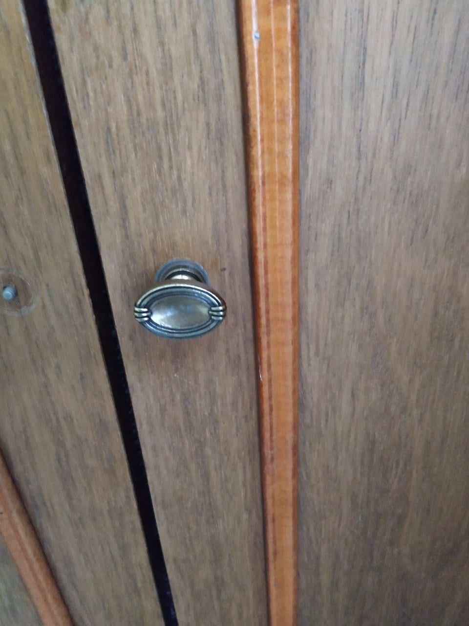 Мебельная ручка кнопка DC DGG 32 G4 старая бронза в реальных условиях использования от покупателя Юлія.