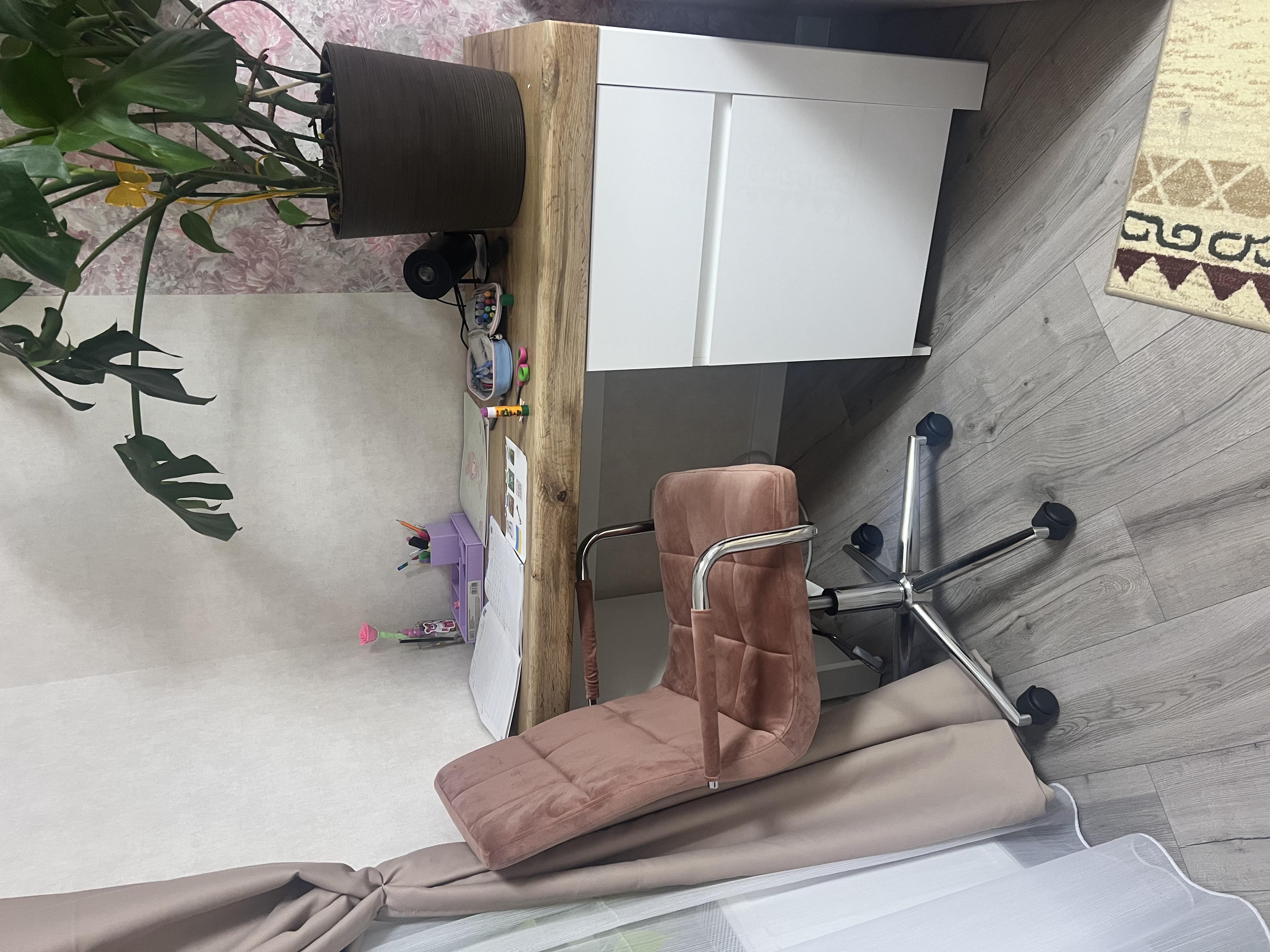 Стол письменный BRW Holten 1д1ш 815х1302х565 мм белый/дуб вотан (S440-BIU1D1S-BI/DWO/BIP) в реальных условиях использования от покупателя Вікторія.