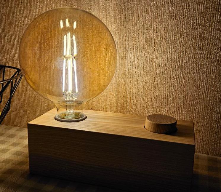 Лампа світлодіодна Osram FIL Globe Globe 7 Вт E27 2500 К 220 В прозора 4052899972698 у реальних умовах використання від користувача Іван.