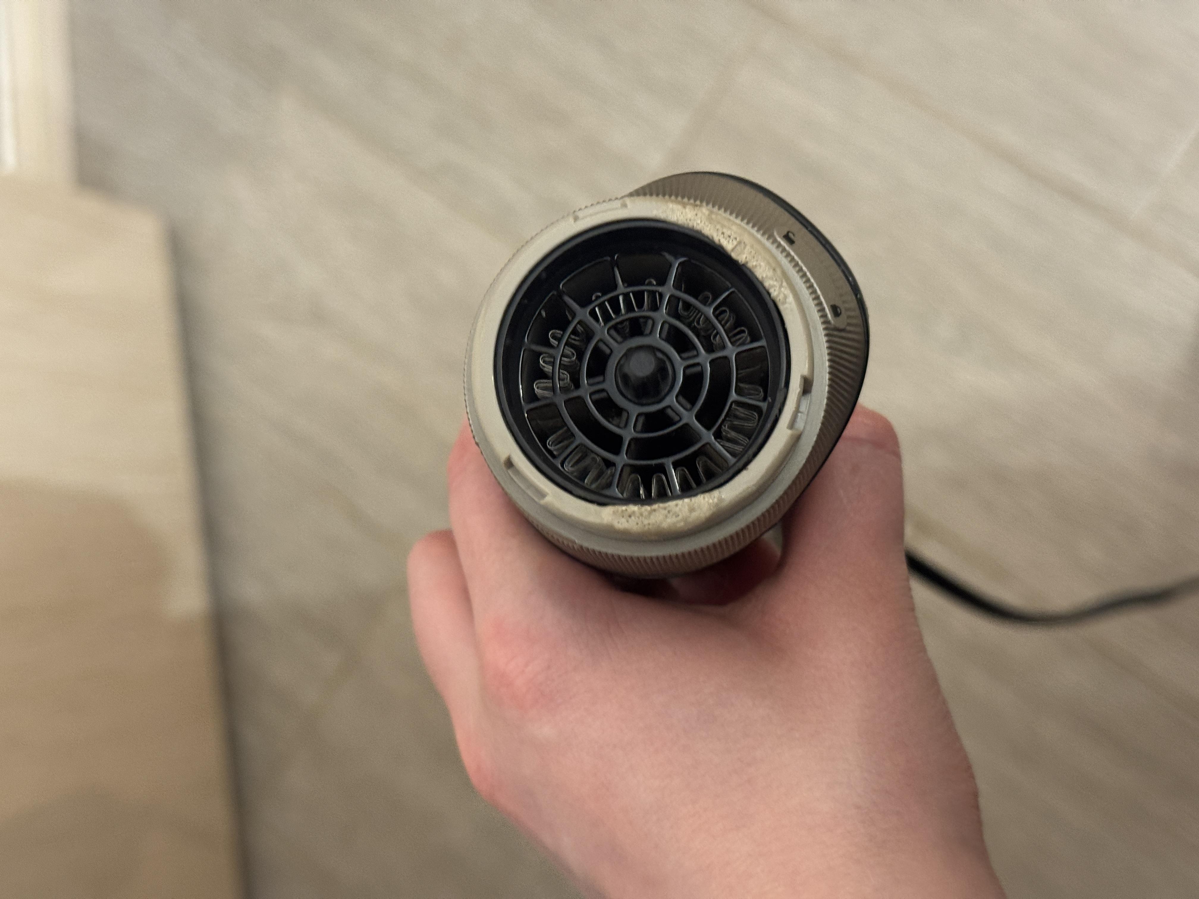 Фен-щітка Rowenta Renewal Brush Activ UB9540F0 у реальних умовах використання від покупця Артем.