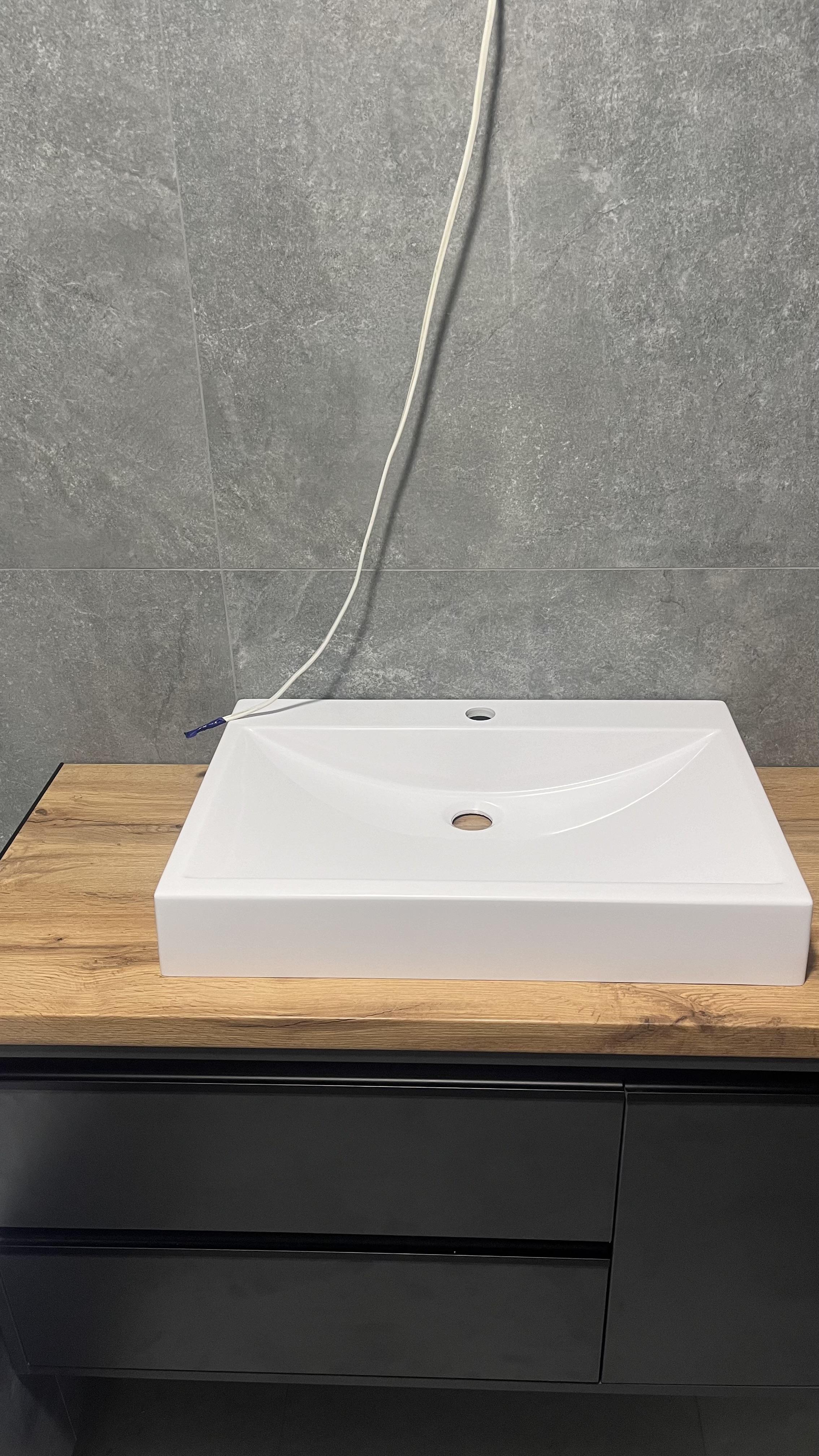 Фото: Умивальник накладний Status Braun, надіслане покупцем Мерієм Умивальник накладний Status Braun у реальних умовах використання від покупця Мерієм.