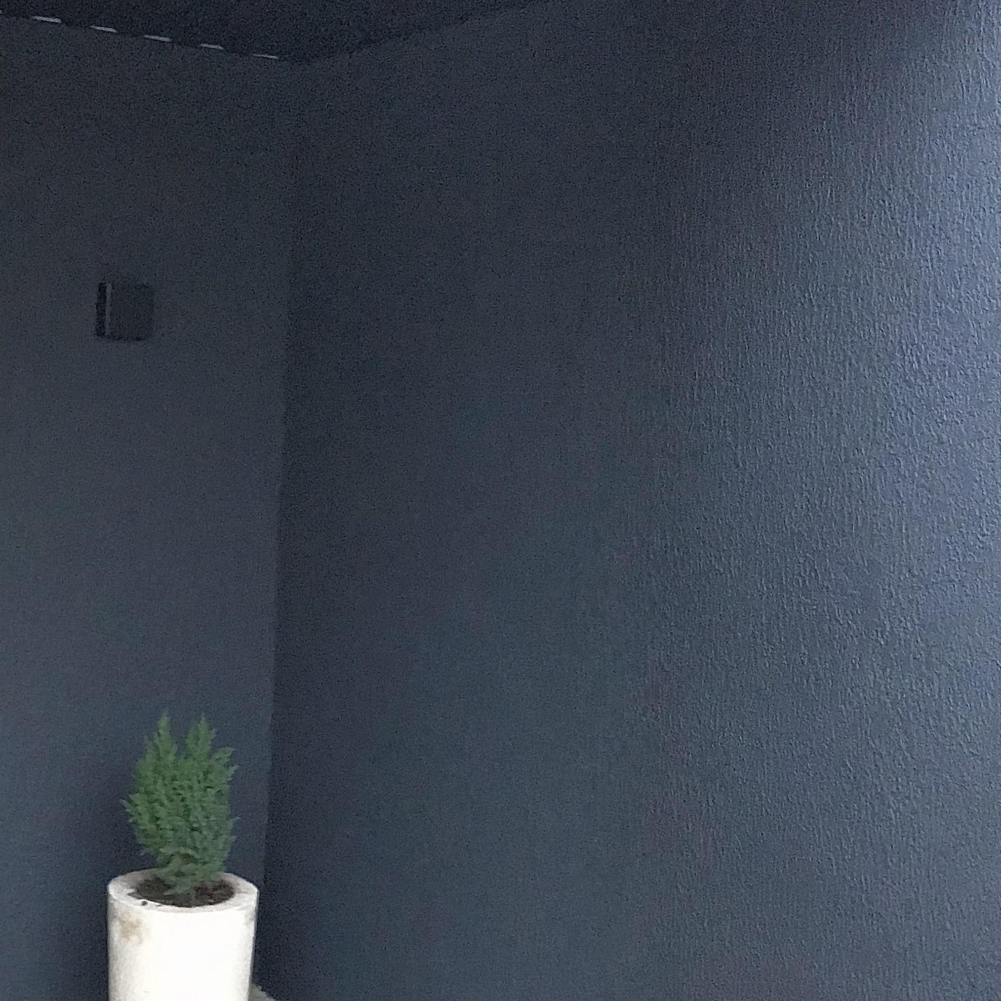 Фарба гумова водоемульсійна Farbex гумова RAL9004 мат чорний 6 кг у реальних умовах використання від покупця Андрій.